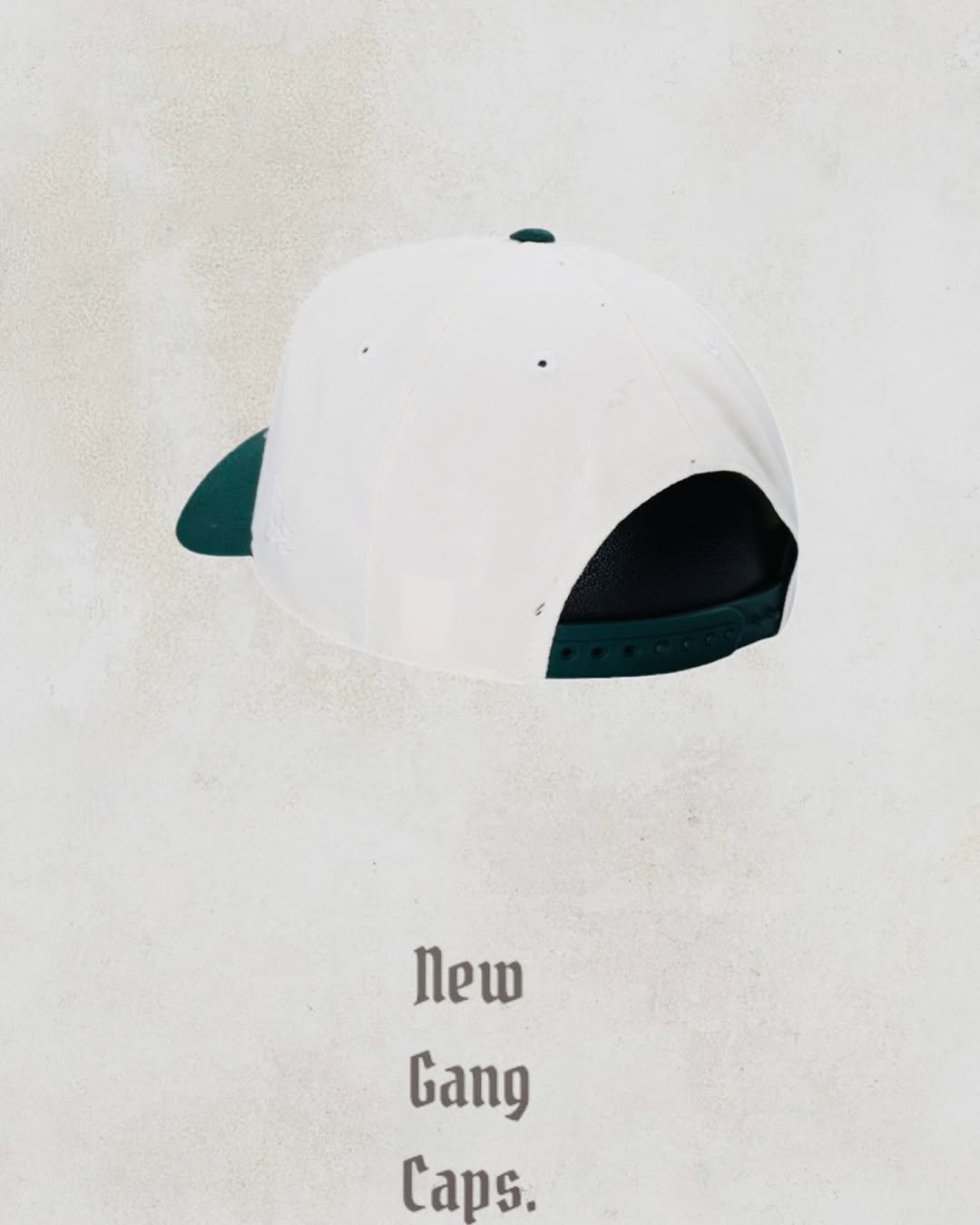 NEW ERA OAKLAND ATHLETICS WORLD SERIES 1985 CHROME TWO TONE EDITION 9FORTY A FRAME SNAPBACK HAT