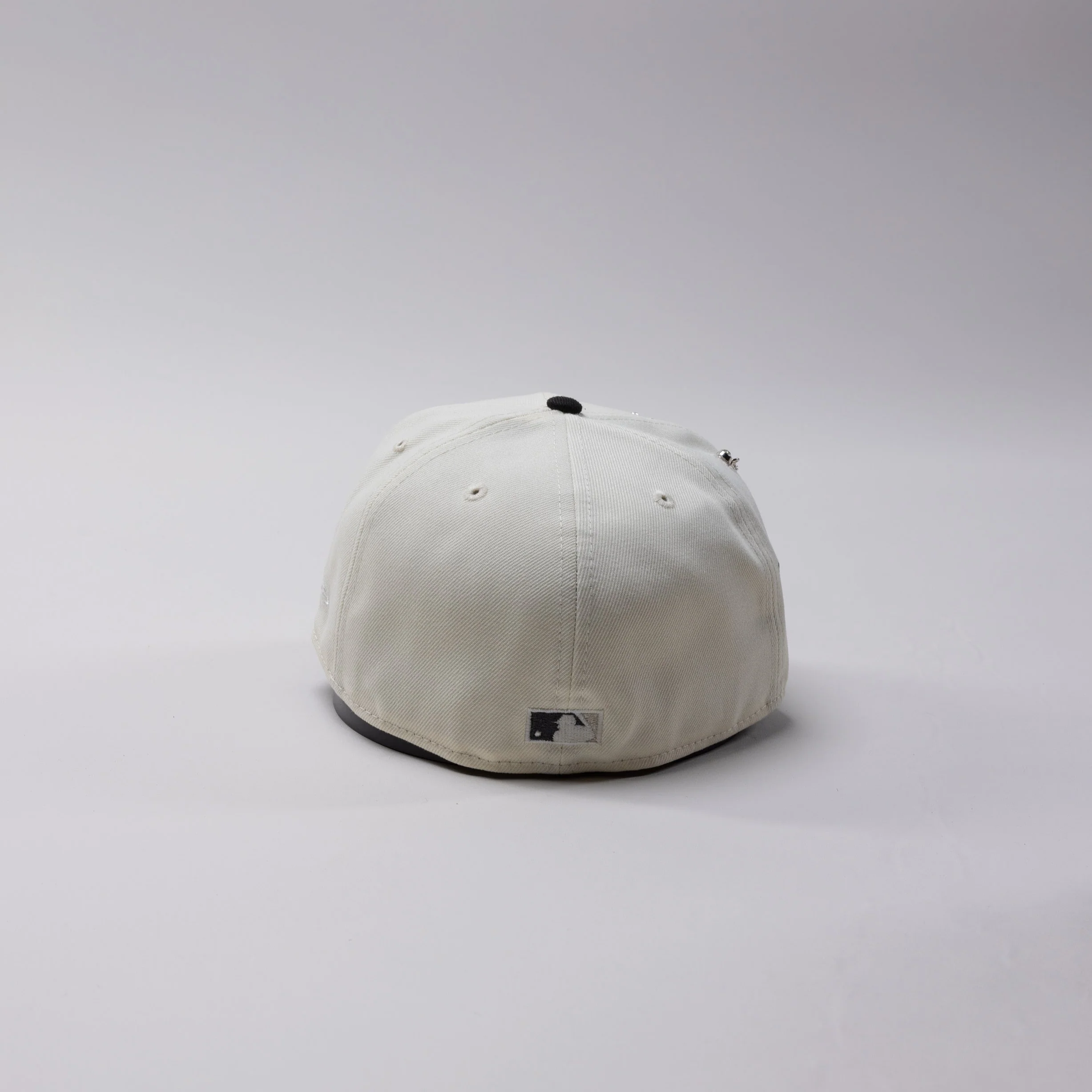 NEW ERA EXCLUSIVE 59FIFTY CHROME/ BLACK UPSIDE DOWN LOS ANGELES DODGERS W/ 2020 WORLD SERIES CHAMPIONS SIDE PATCH