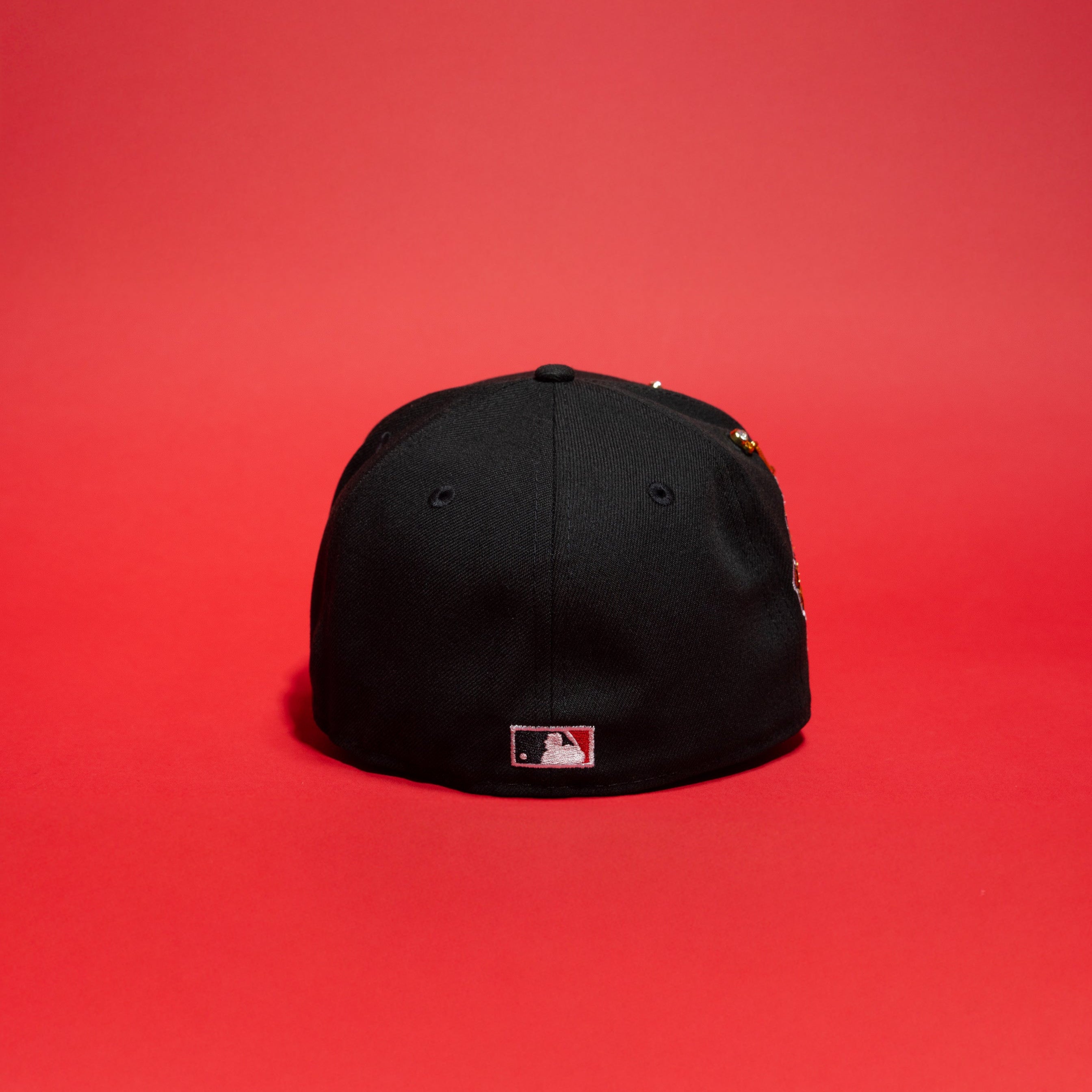 NEW ERA 59FIFTY BLACK ATLANTA BRAVES W/ 1995 WORLD SERIES SIDE PATCH