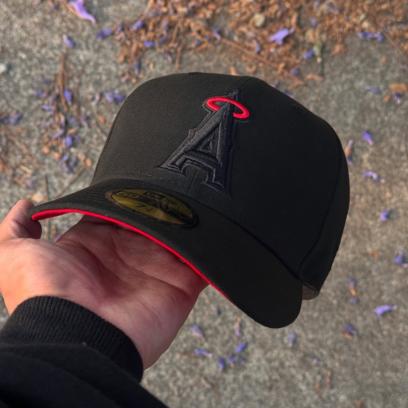 NEW ERA ANAHEIM ANGELS 50TH ANNIVERSARY BLACKOUT RED EMBROIDERED CASUAL BASEBALL CAP