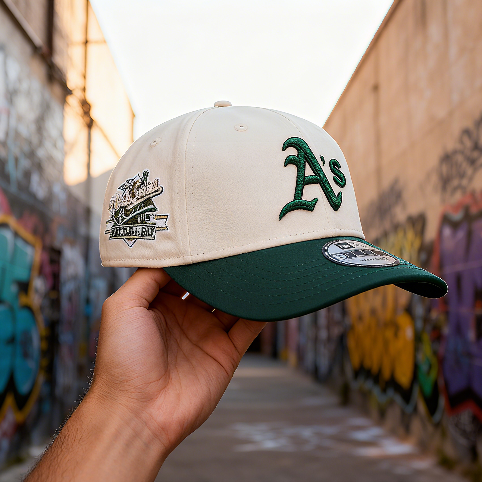 NEW ERA OAKLAND ATHLETICS WORLD SERIES 1989 TWO TONE EDITION 9FORTY STRAPBACK HAT