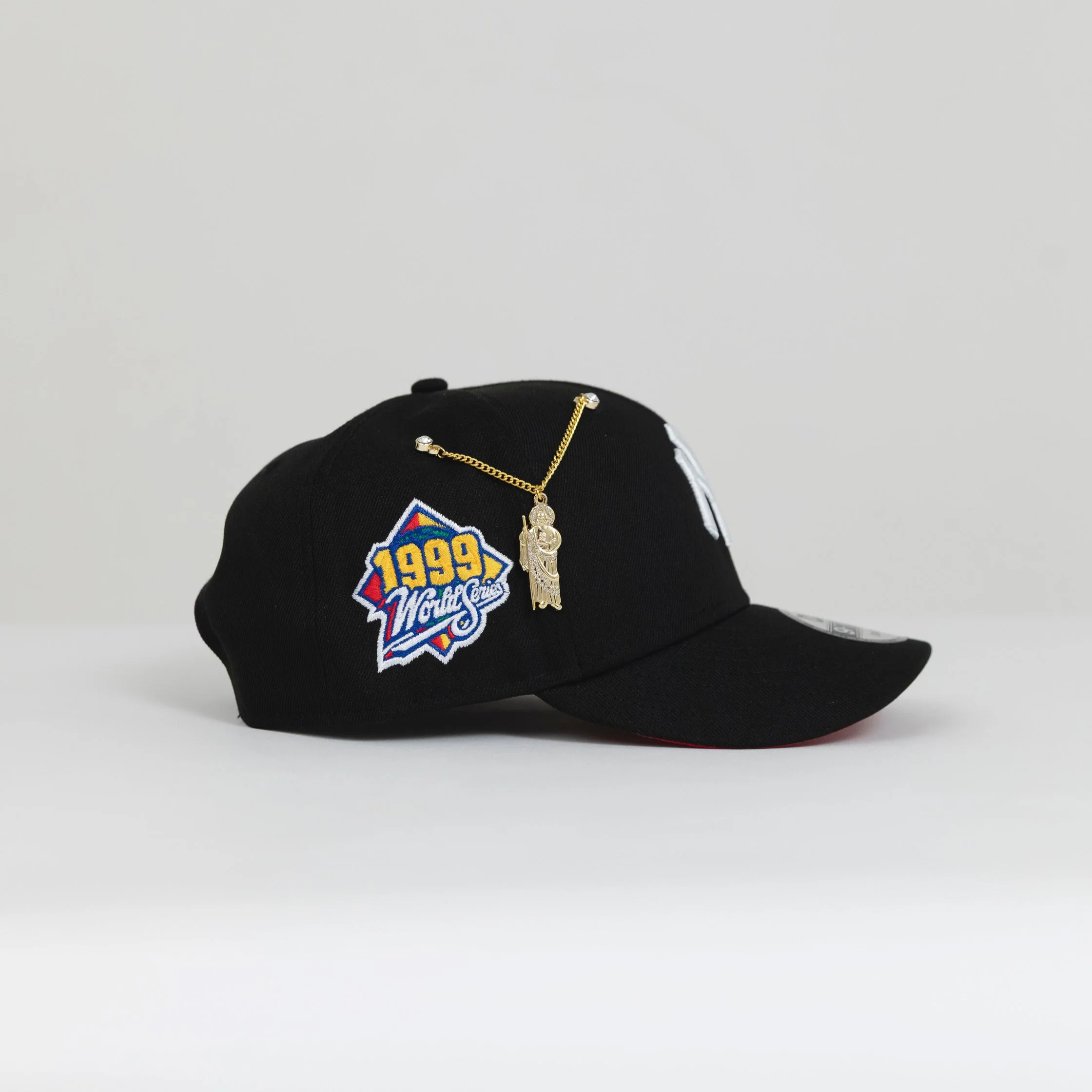 NEW ERA EXCLUSIVE 9FIFTY A-FRAME BLACK NEW YORK YANKEES SNAPBACK W/ 1999 WORLD SERIES SIDE PATCH