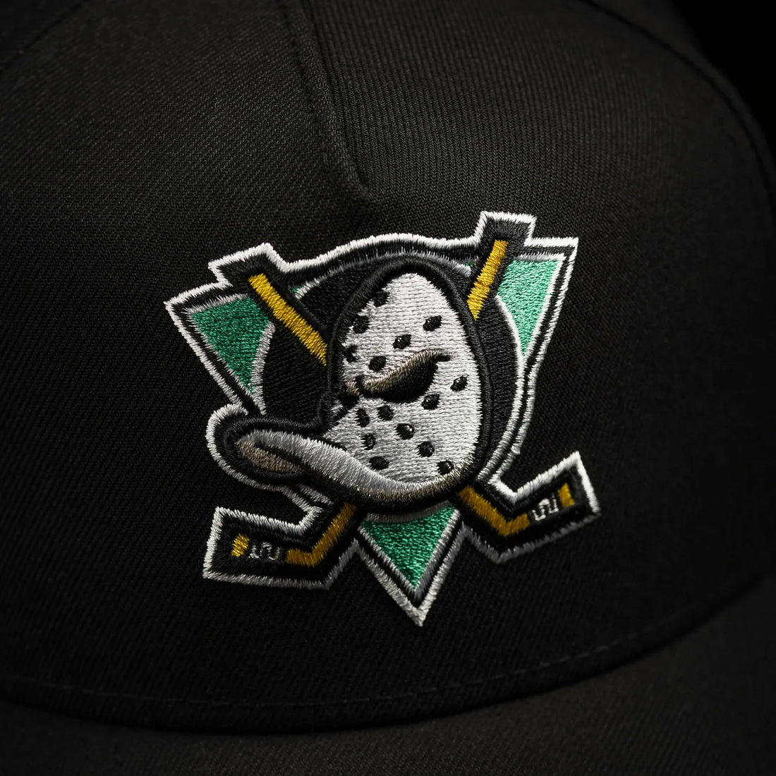 NEW ERA 9FORTY A-FRAME NHL ANAHEIM DUCKS BLACK / GRAY UV SNAPBACK