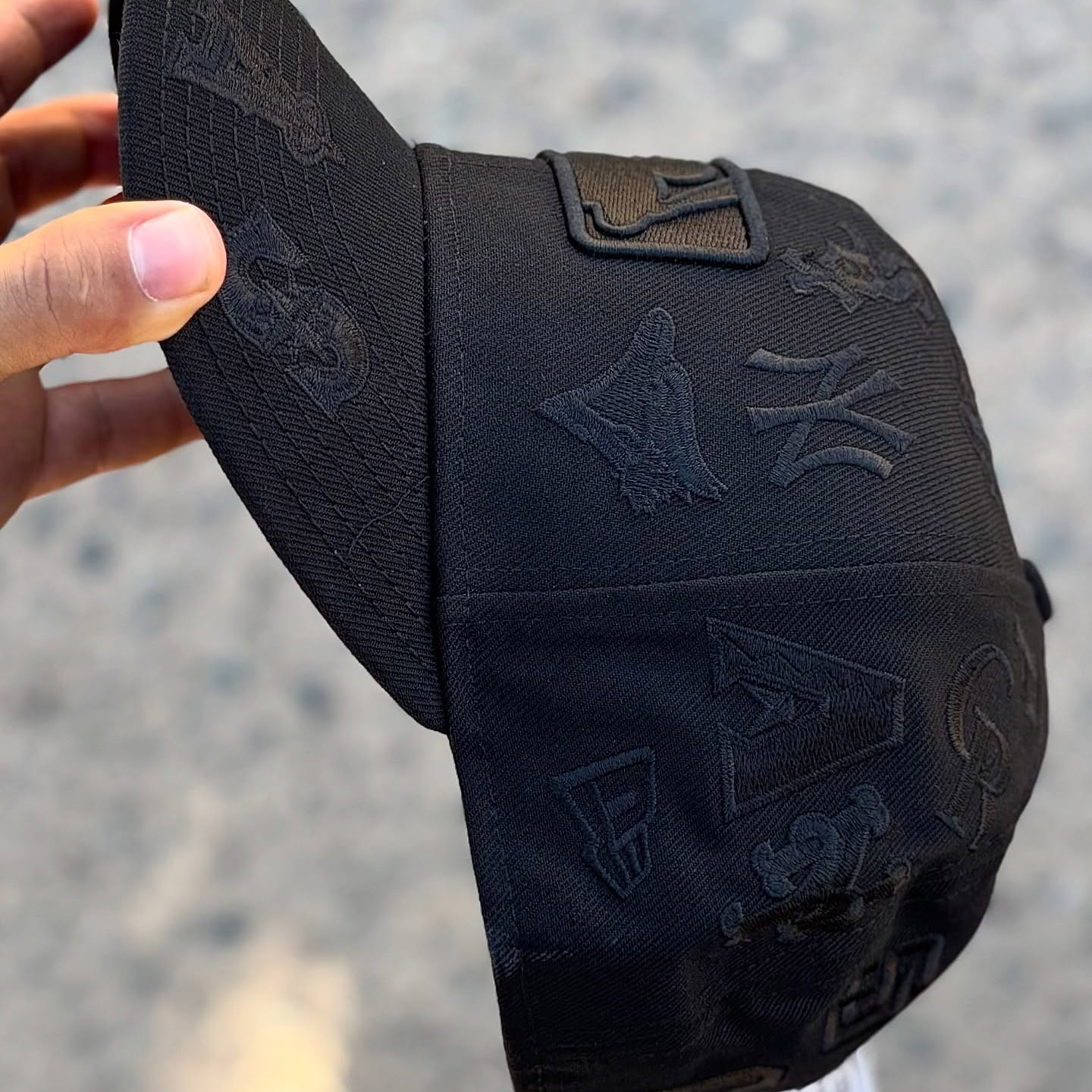 NEW ERA  GORRA ALL OVER FULL BLACK EMBROIDERED CASUAL BASEBALL CAP