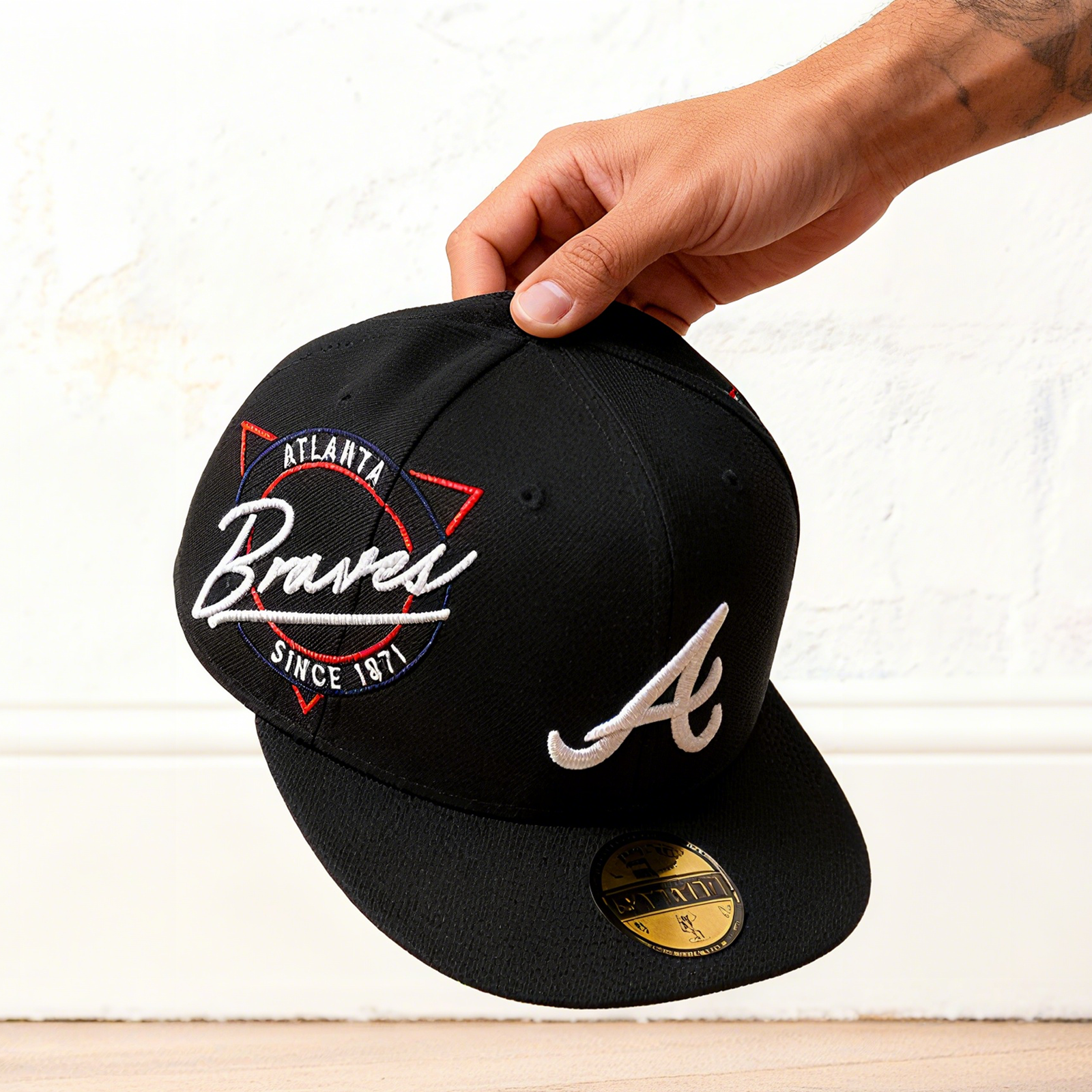 NEW ERA ATLANTA BRAVES MLB NEON EMBROIDERED CASUAL BASEBALL CAP