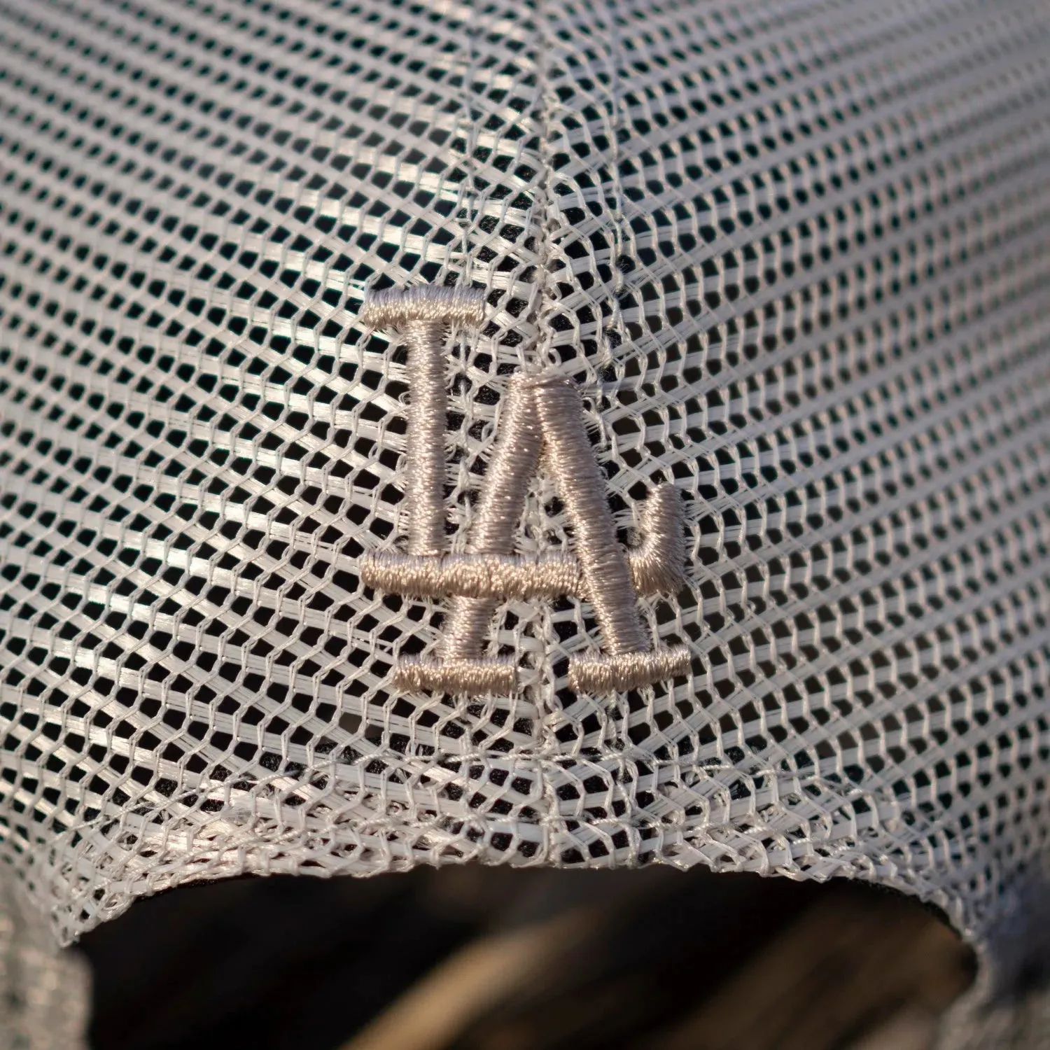 NEW ERA 9FORTY A-FRAME LOS ANGELES DODGERS MIRROR LOGO STONE / GREY UV TRUCKER