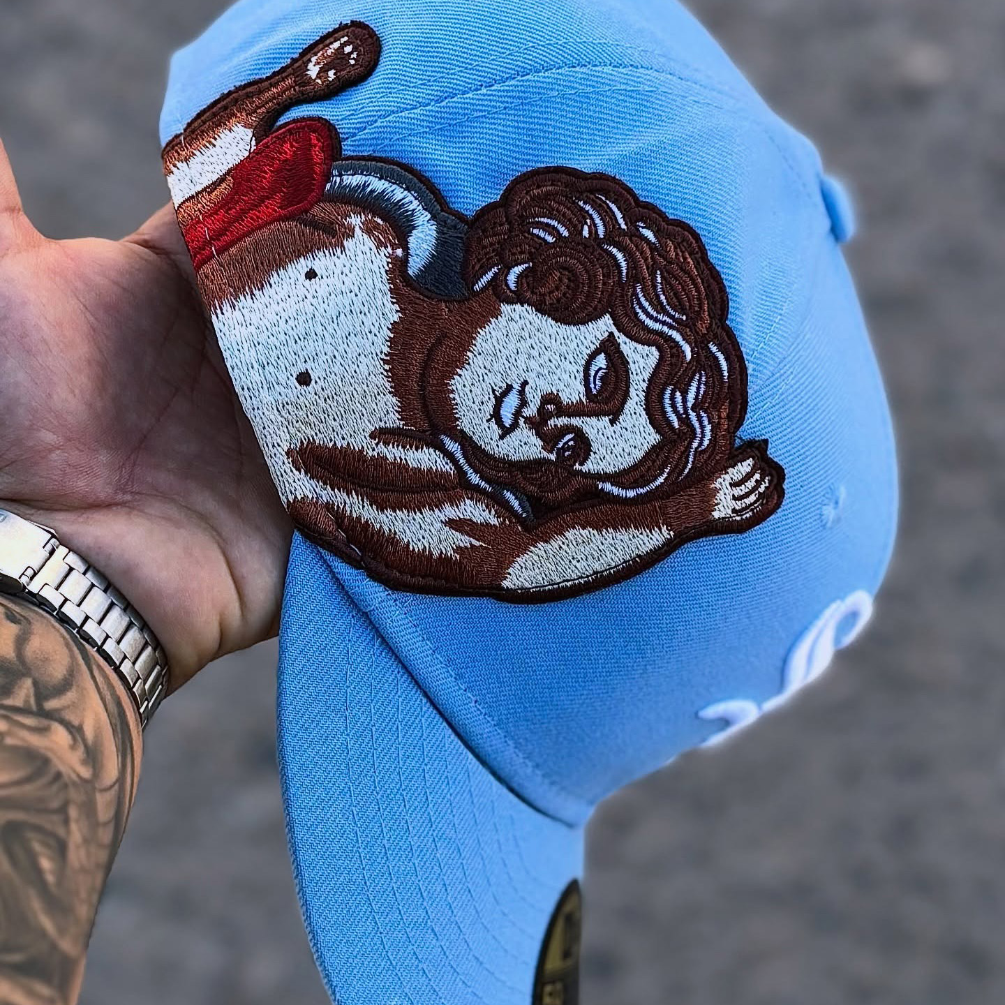 NEW ERA GORRA PLANA CERRADA EMBROIDERED CASUAL BASEBALL CAP