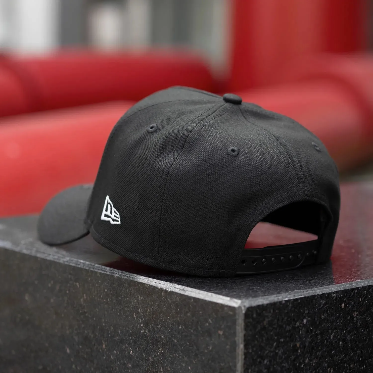 NEW ERA 9FORTY DETROIT TIGERS BRIGGS STADIUM BLACK / SCARLET RED UV EMBROIDERED CASUAL BASEBALL CAP