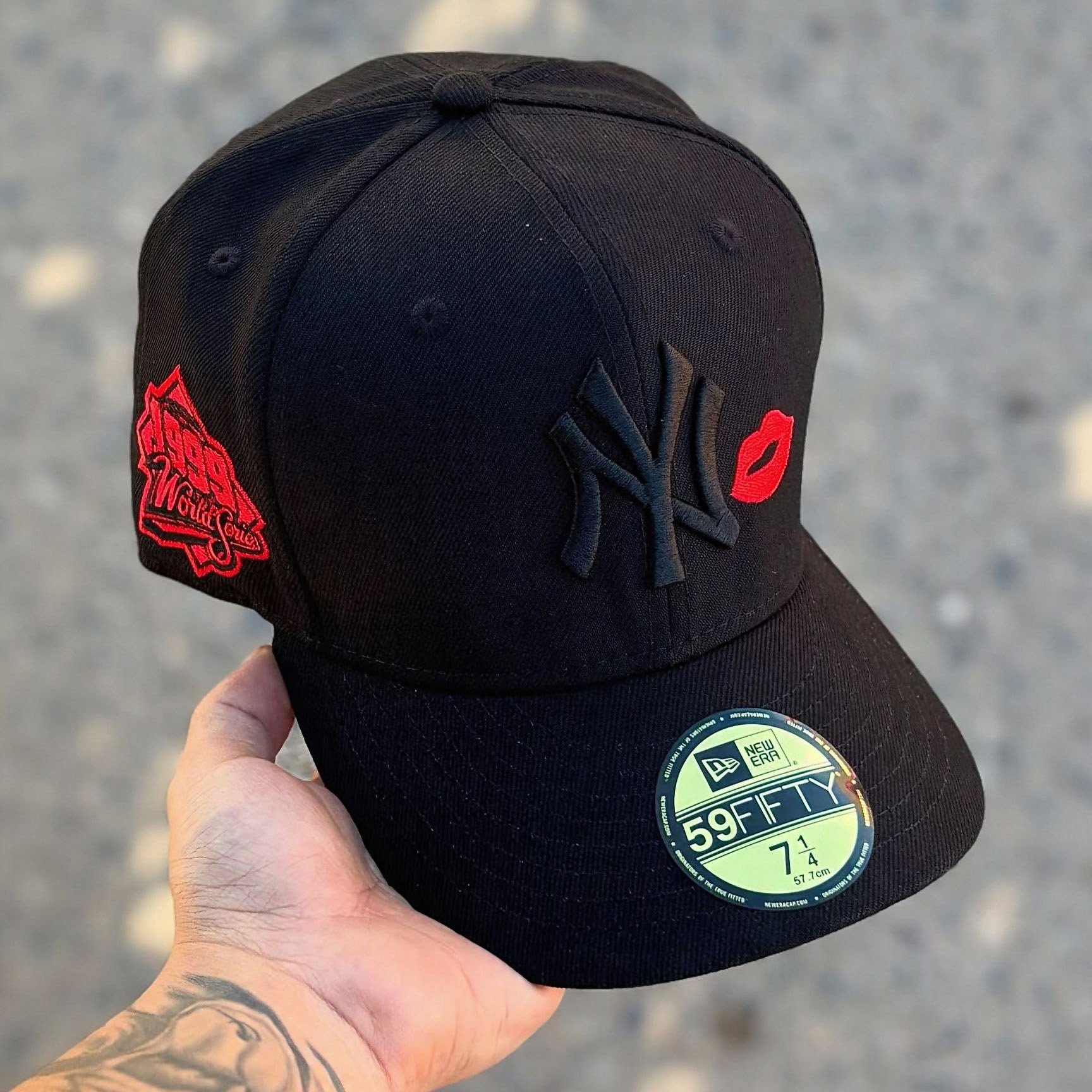 NEW ERA RED AND BLACK YANKEE EMBROIDERED CASUAL BASEBALL CAP