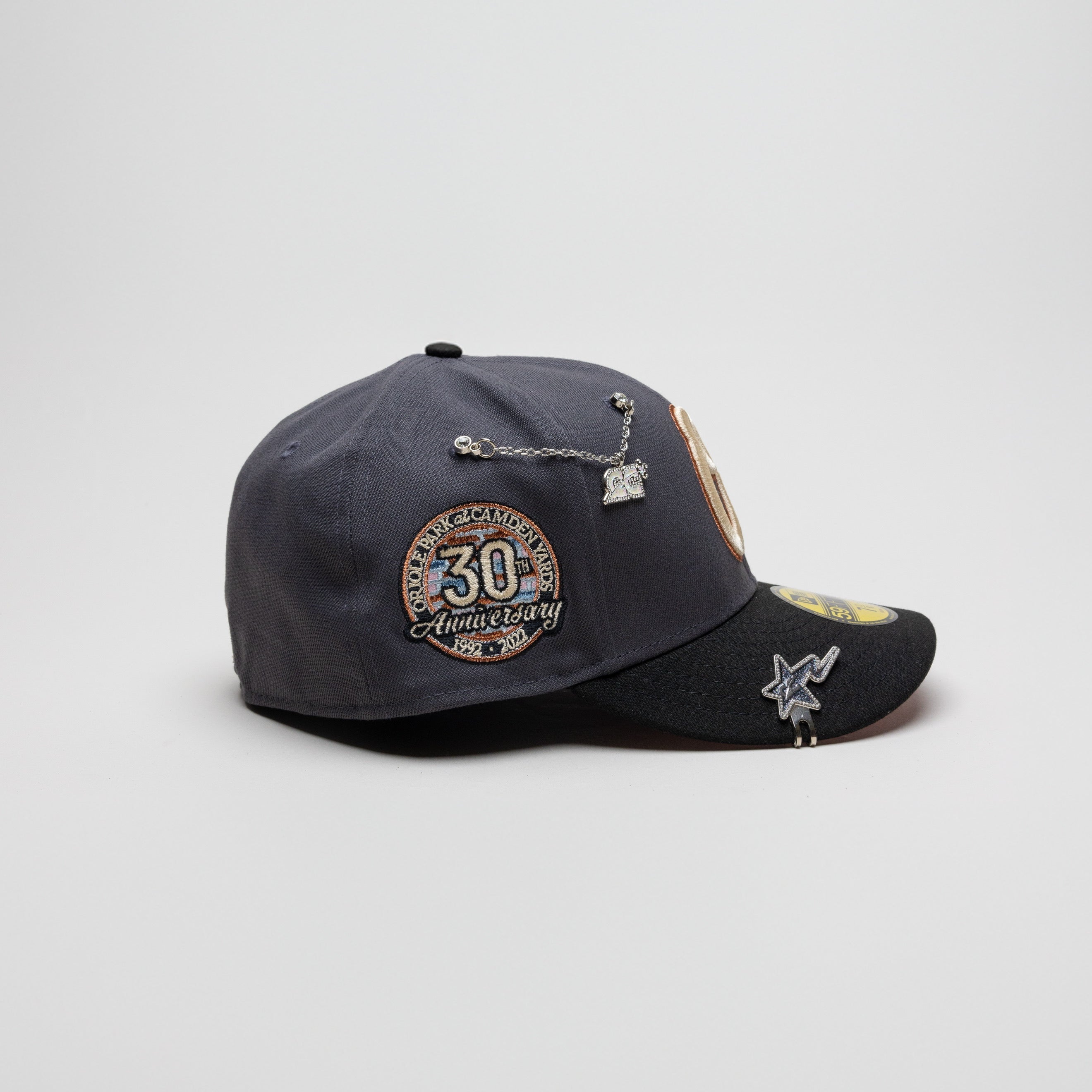 NEW ERA EXCLUSIVE 59FIFTY DARK GREY/ BLACK BALTIMORE ORIOLES W/ 30TH ANNIVERSARY PATCH