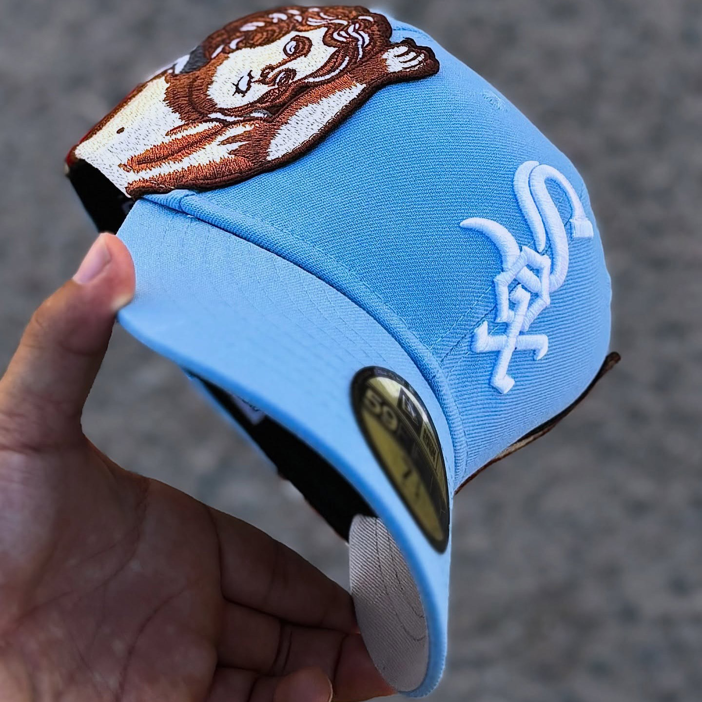 NEW ERA GORRA PLANA CERRADA EMBROIDERED CASUAL BASEBALL CAP