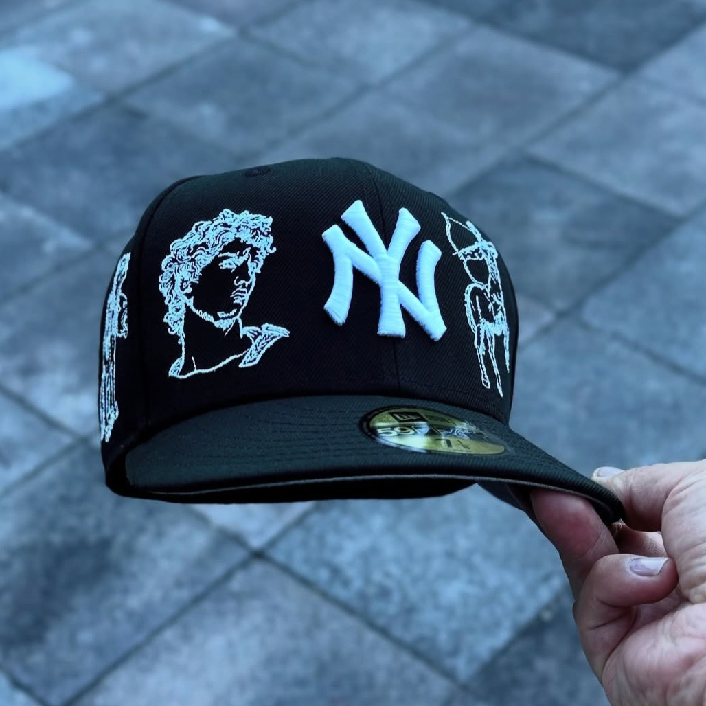 NEW ERA NEW YORK YANKEES MYTHICAL 59FIFTY EMBROIDERED CASUAL BASEBALL CAP