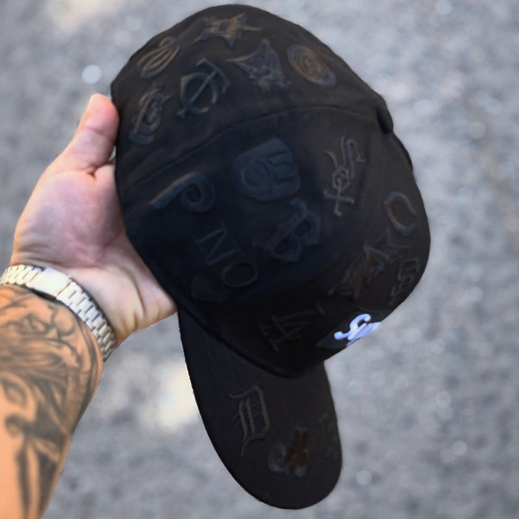 NEW ERA ALL OVER SUPREME NEGRO EMBROIDERED CASUAL BASEBALL CAP