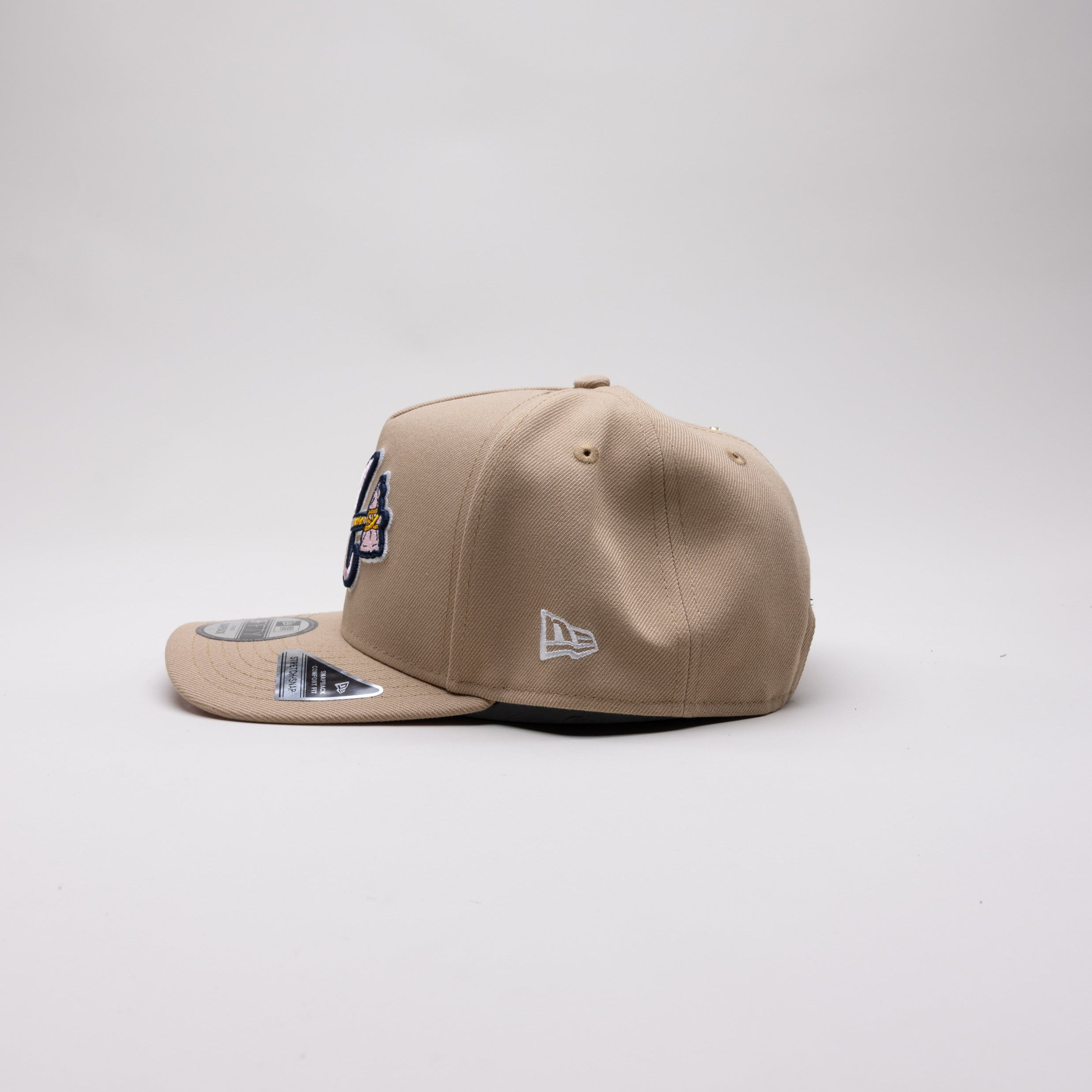 NEW ERA EXCLUSIVE 9FIFTY A-FRAME LIGHT KHAKI ATLANTA BRAVES SNAPBACK W/ 2000 ALL STAR GAME SIDE PATCH