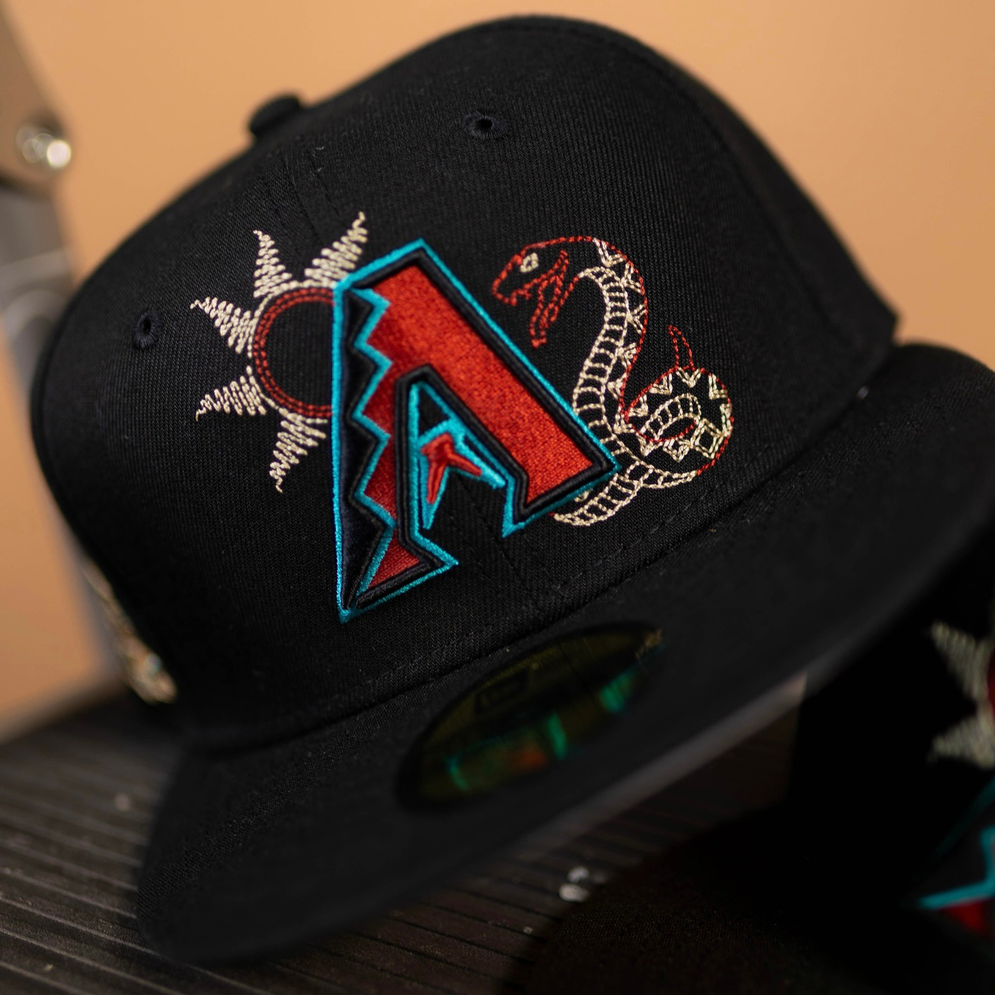 NEW ERA MEN'S ARIZONA DIAMONDBACKS BLACK STATE STITCH 59FIFTY FITTED HAT