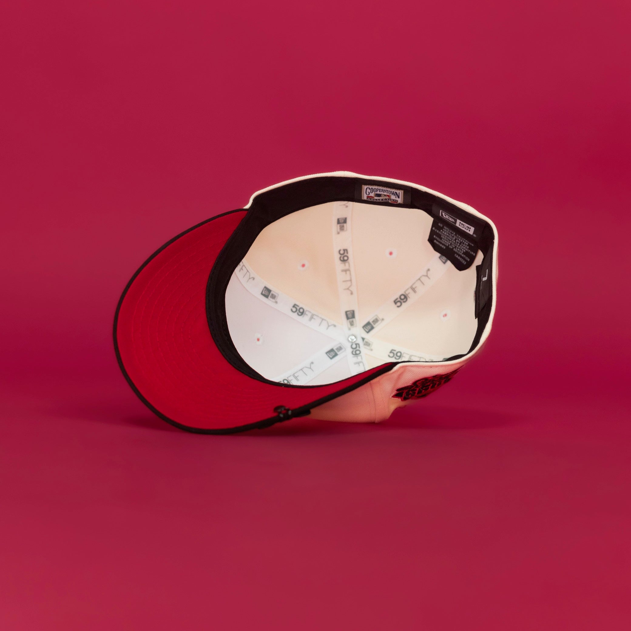 NEW ERA 59FIFTY CHROME/ BLACK ATLANTA BRAVES W/ RED HEART + 1999 WORLD SERIES SIDE PATCH