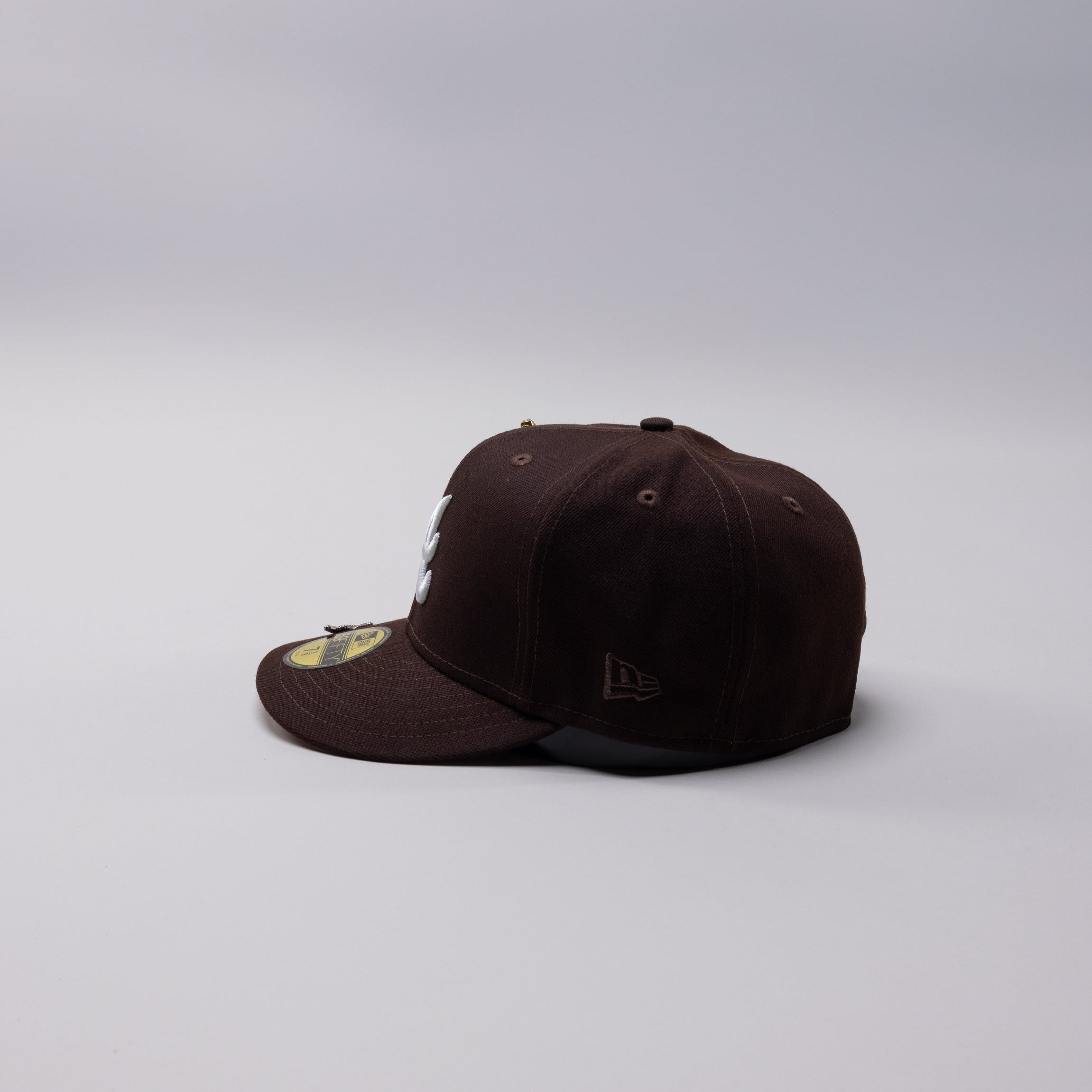 NEW ERA 59FIFTY BROWN ATLANTA BRAVES W/ 1992 WORLD SERIES SIDE PATCH