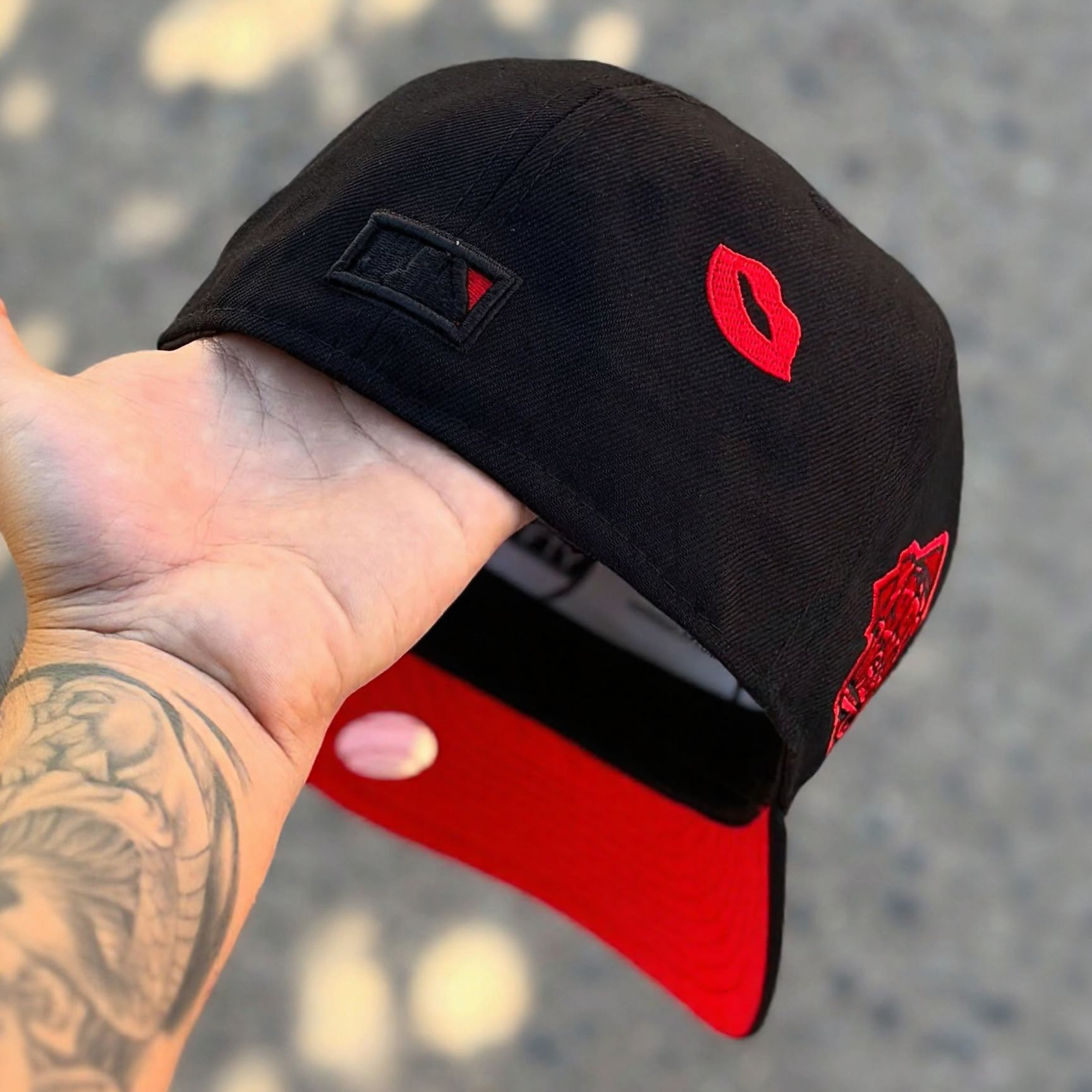 NEW ERA RED AND BLACK YANKEE EMBROIDERED CASUAL BASEBALL CAP