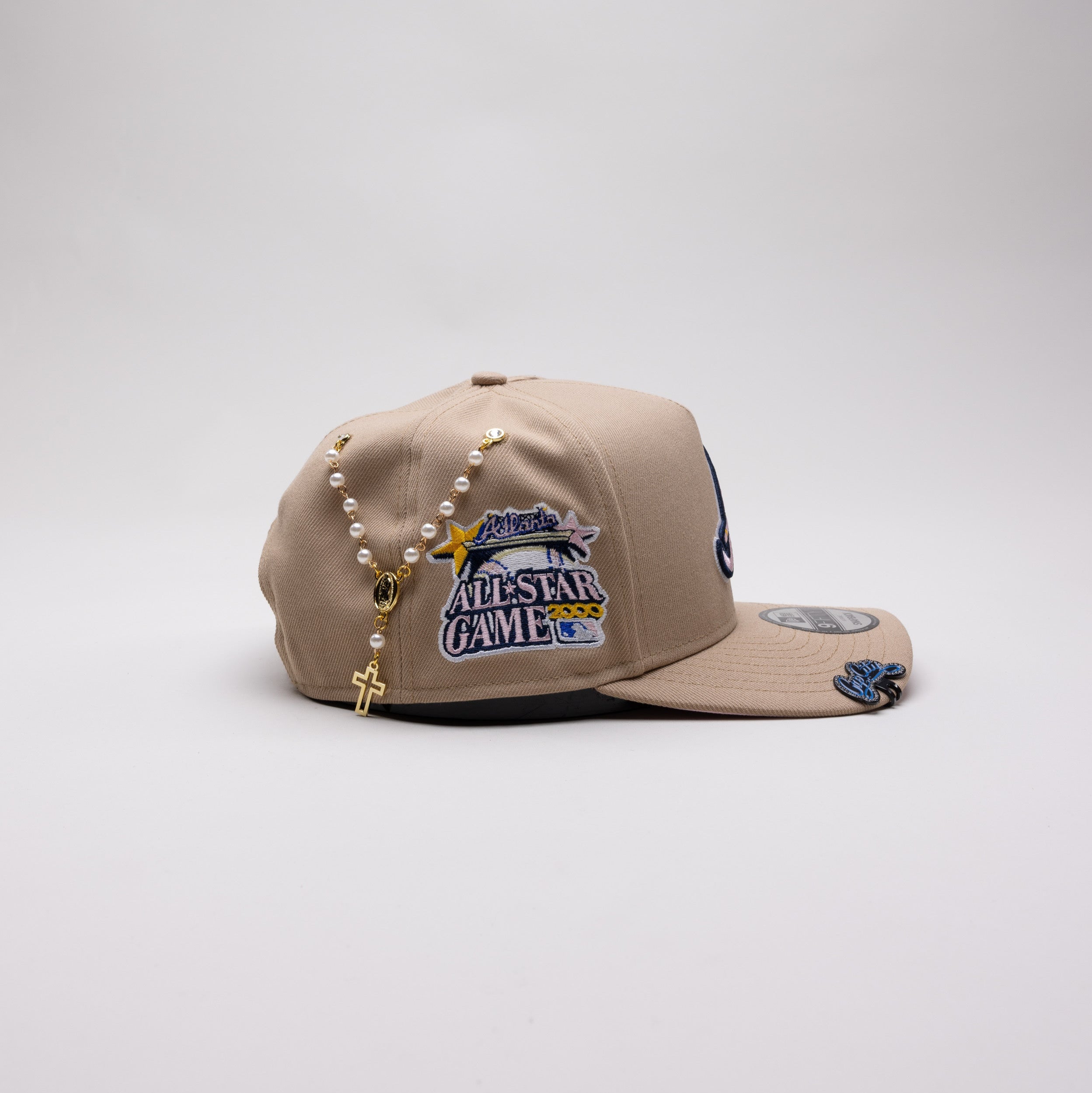 NEW ERA EXCLUSIVE 9FIFTY A-FRAME LIGHT KHAKI ATLANTA BRAVES SNAPBACK W/ 2000 ALL STAR GAME SIDE PATCH
