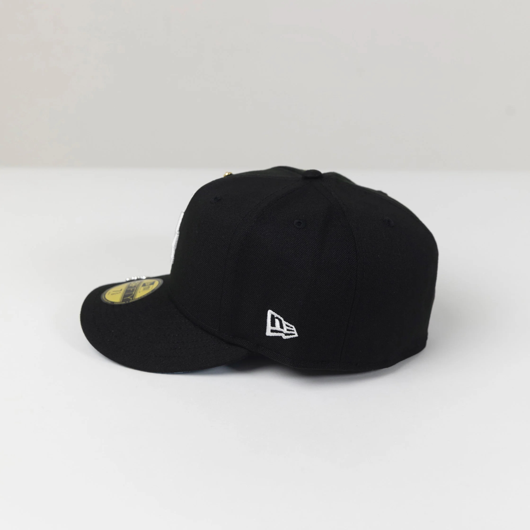 NEW ERA 59FIFTY BLACK LOS ANGELES DODGERS W/ 2024 WORLD SERIES CHAMPIONS SIDE PATCH