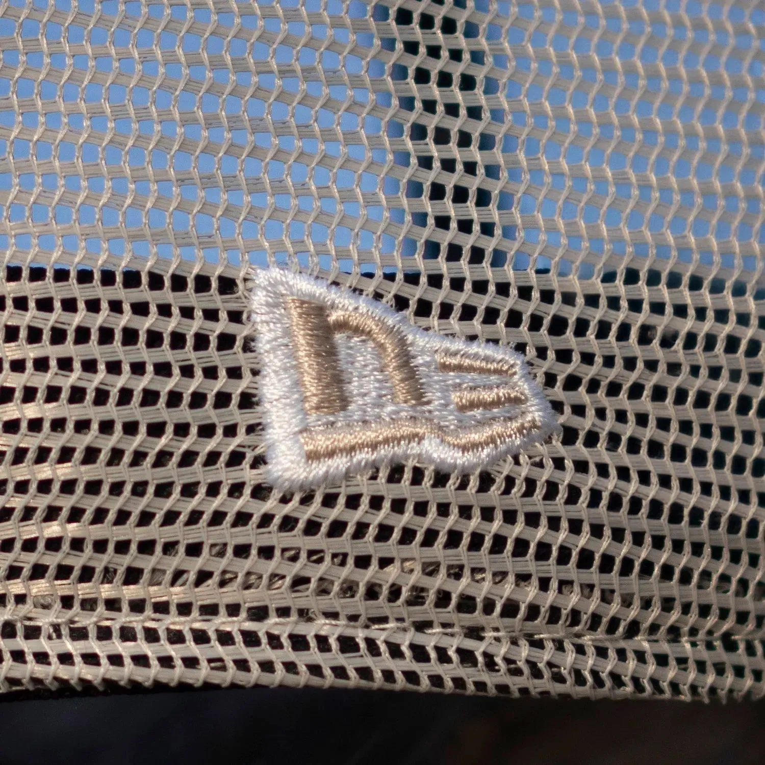 NEW ERA 9FORTY A-FRAME LOS ANGELES DODGERS MIRROR LOGO STONE / GREY UV TRUCKER