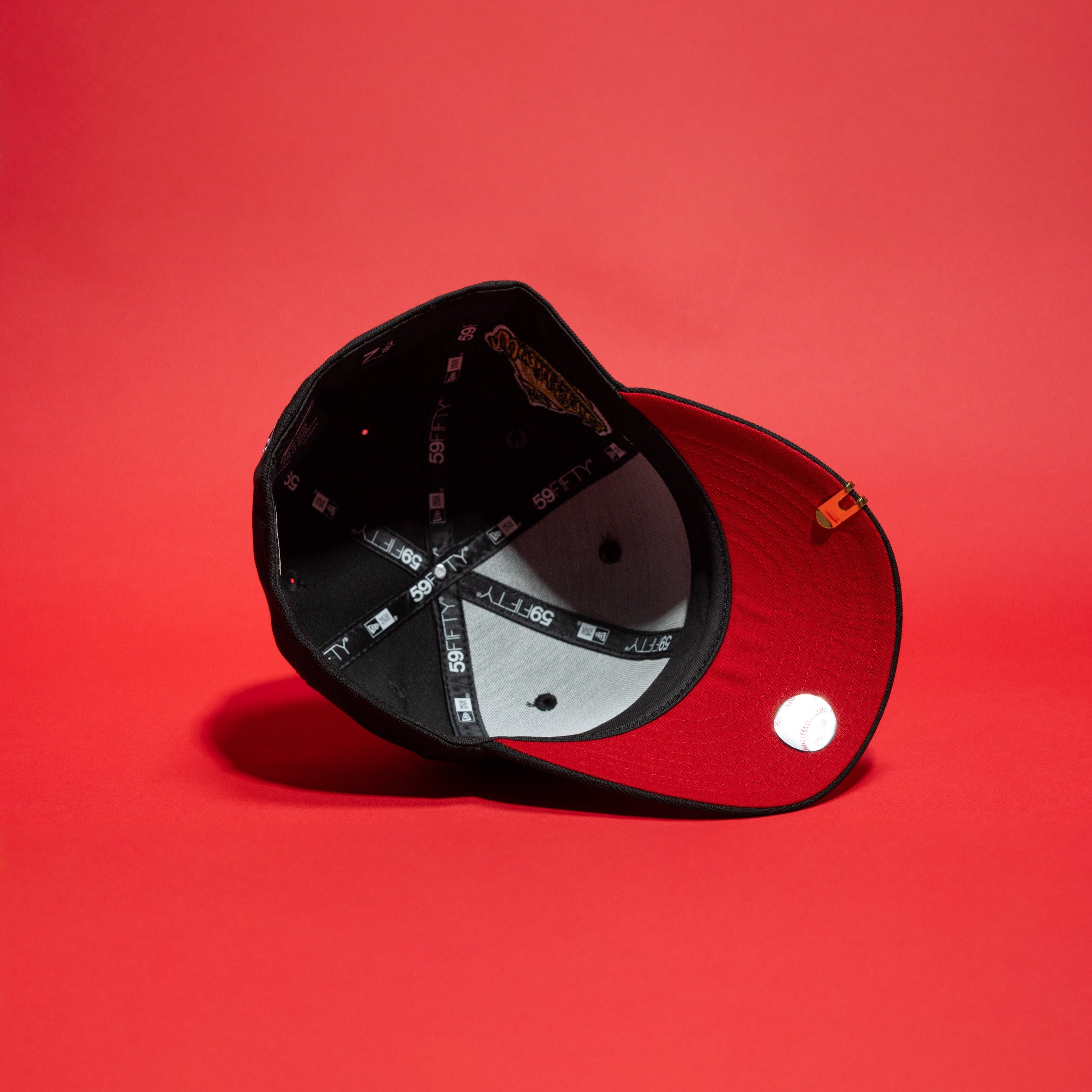 NEW ERA 59FIFTY BLACK ATLANTA BRAVES W/ 1995 WORLD SERIES SIDE PATCH