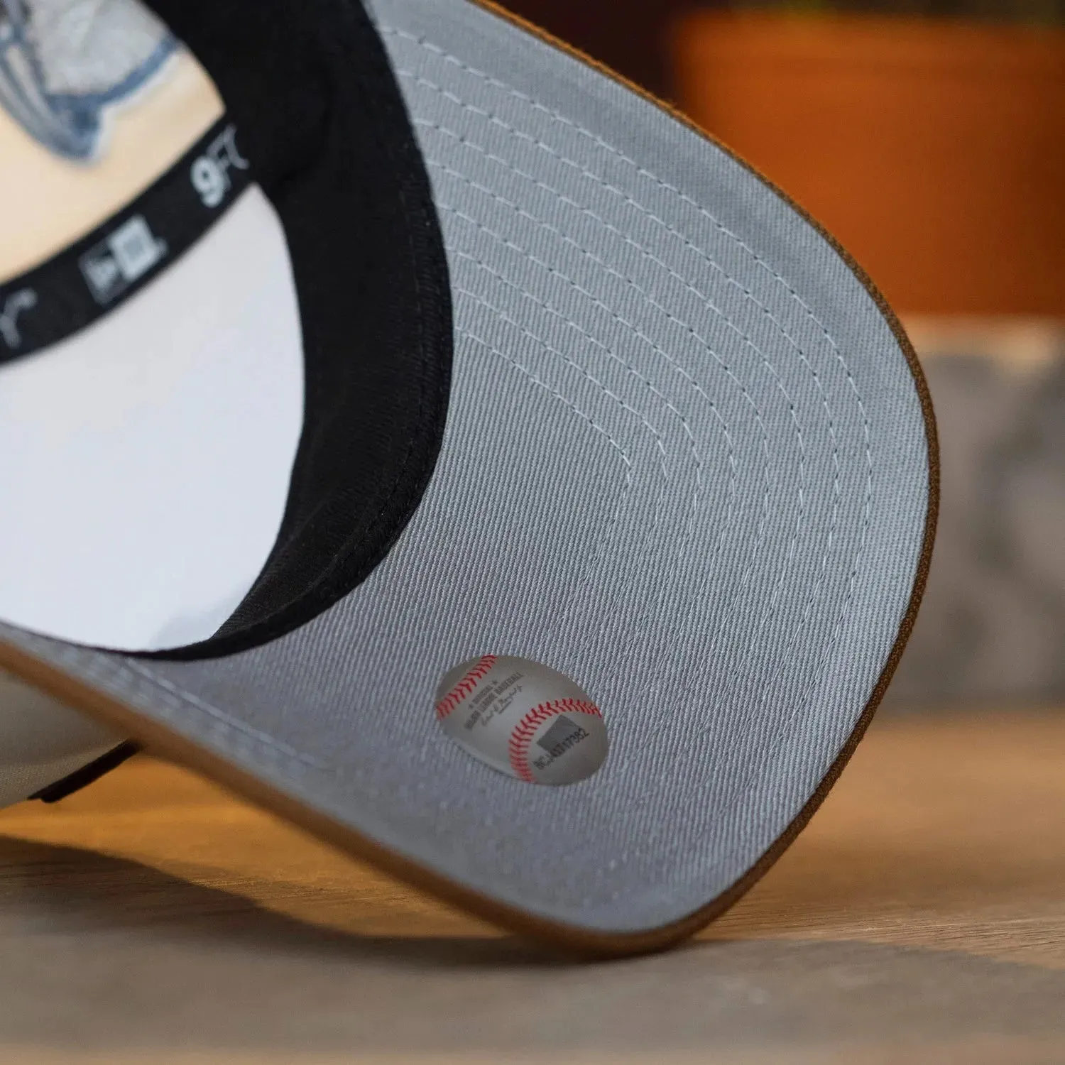 NEW ERA 9FORTY A-FRAME MLB NEW YORK YANKEES SUBWAY SERIES 2000 TWO TONE / GREY UV CAP