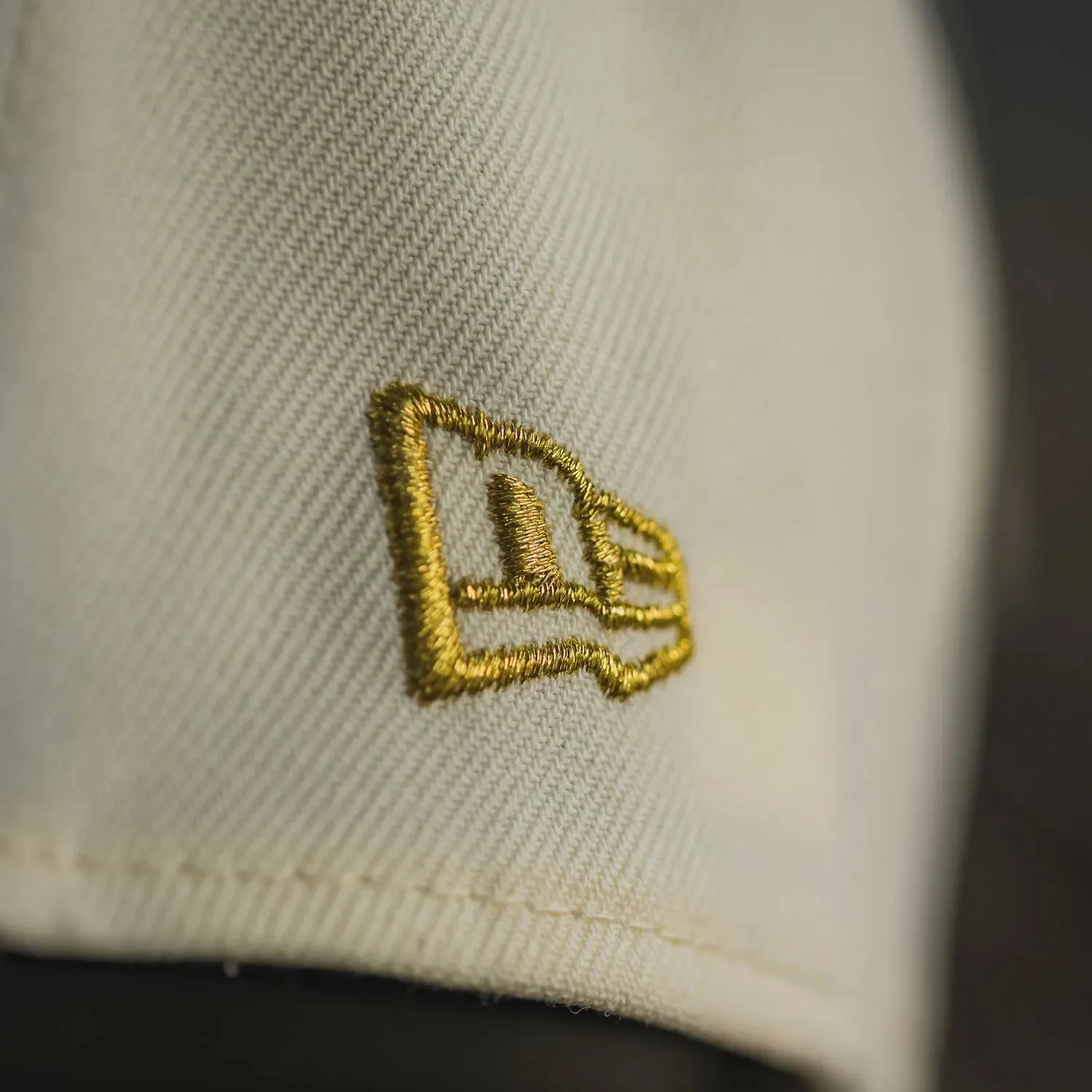 NEW ERA 9FORTY A-FRAME NEW YORK YANKEES WORLD SERIES 1999 TWO TONE / GREY UV SNAPBACK