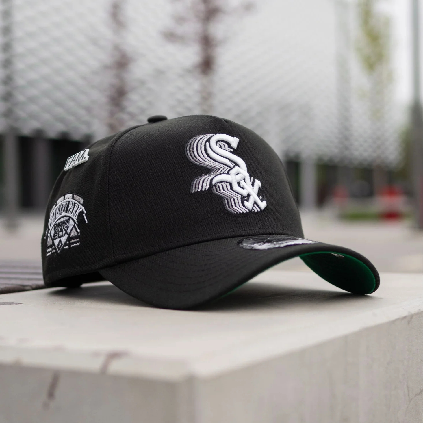 NEW ERA 9FORTY TYPE A MLB CHICAGO WHITE SOX KOMISKY PARK BLACK/KELLY GREEN UV BASEBALL CAP