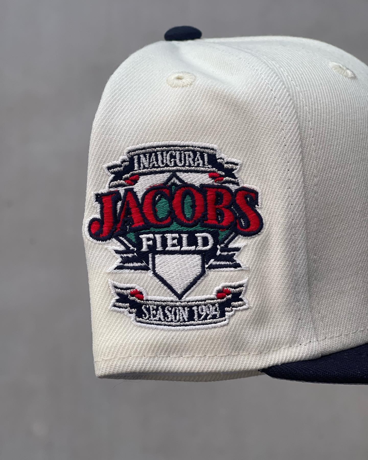 NEW ERA CLEVELAND INDIANS INAUGURAL SEASON 1994 CHROME TWO TONE EDITION A FRAME 9FIFTY SNAPBACK HAT