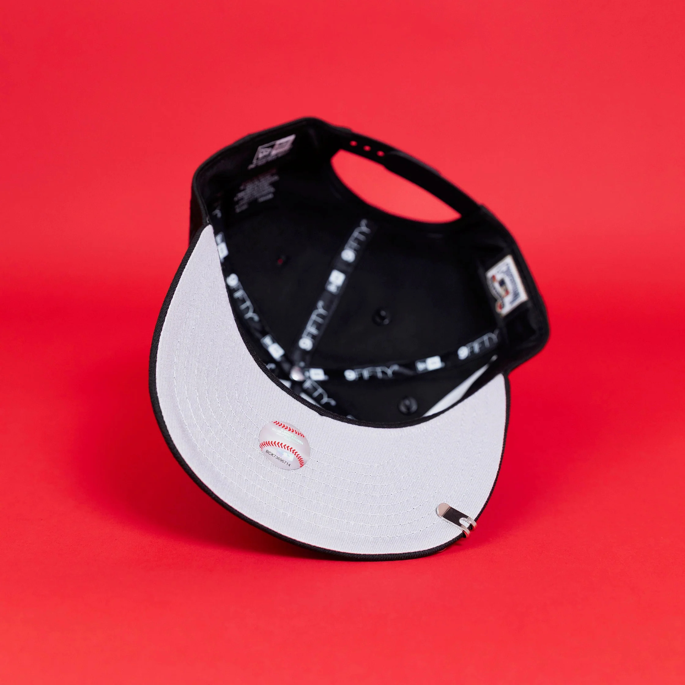 NEW ERA EXCLUSIVE 9FIFTY A-FRAME BLACK NEW YORK YANKEES SNAPBACK W/ 1999 WORLD SERIES SIDE PATCH