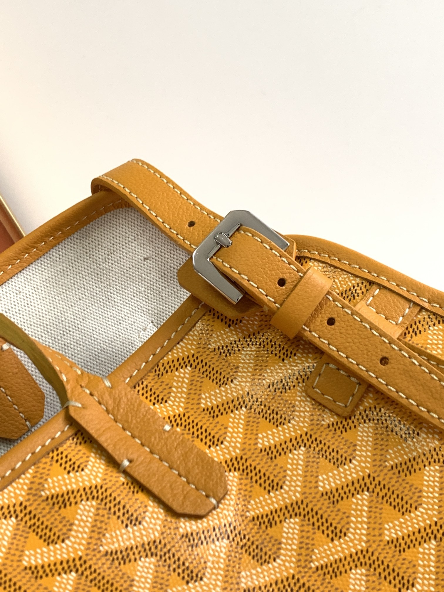 Goyars Chien Gris (yellow)