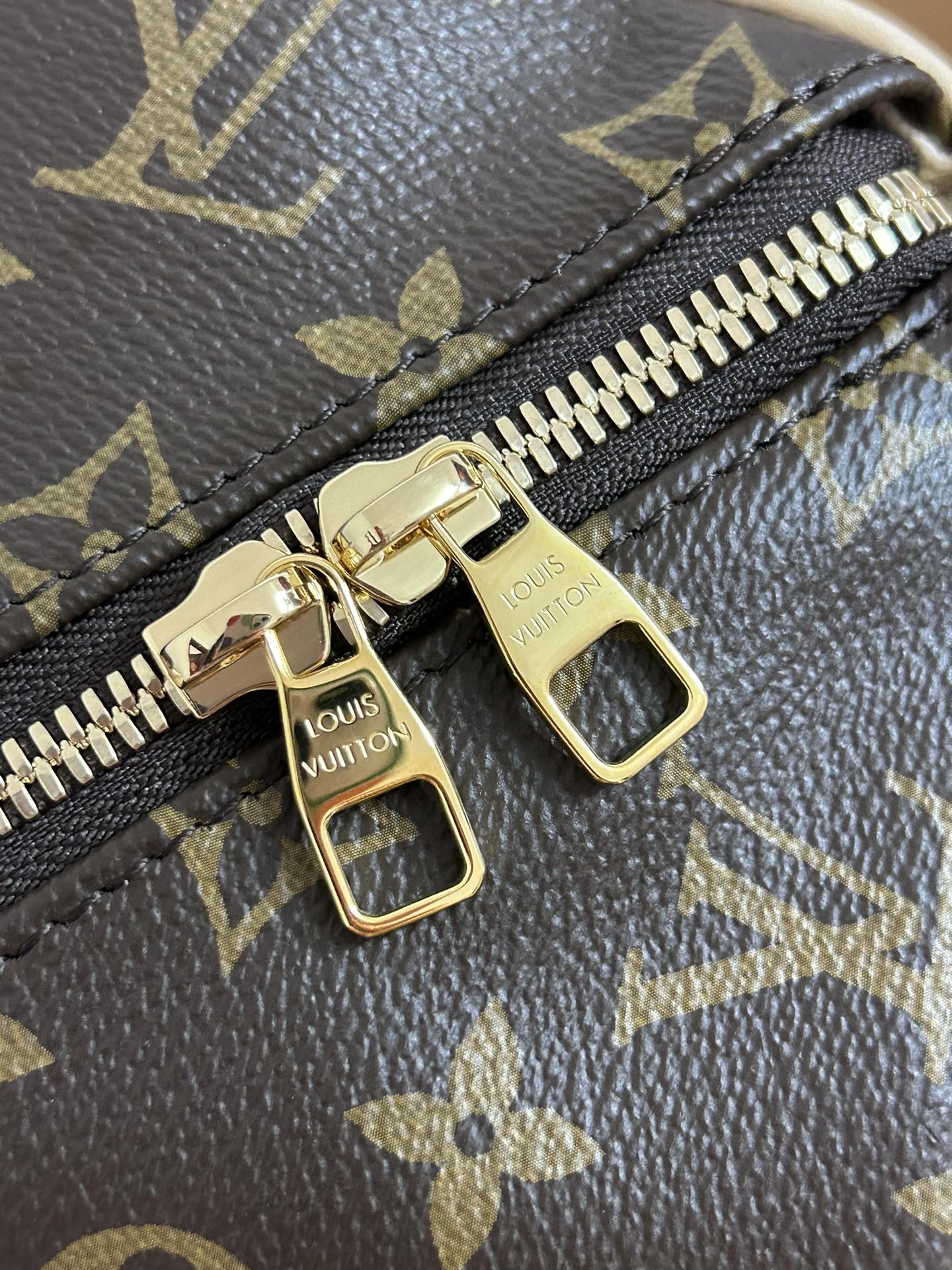 Trousse de toilette    M11750