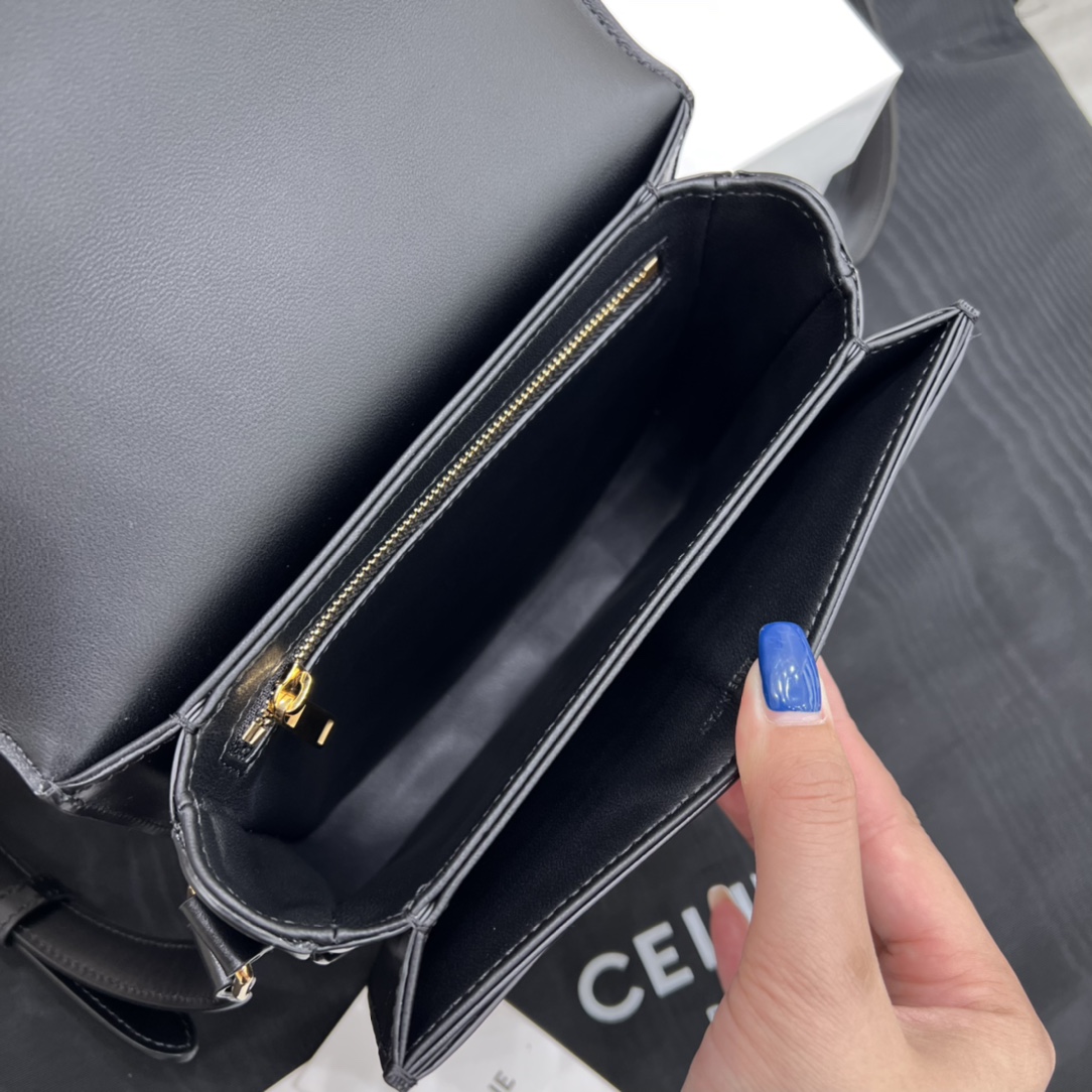 T&uacute;i X&aacute;ch Celine Teen Besace Triomphe 110413 M&agrave;u Đen 