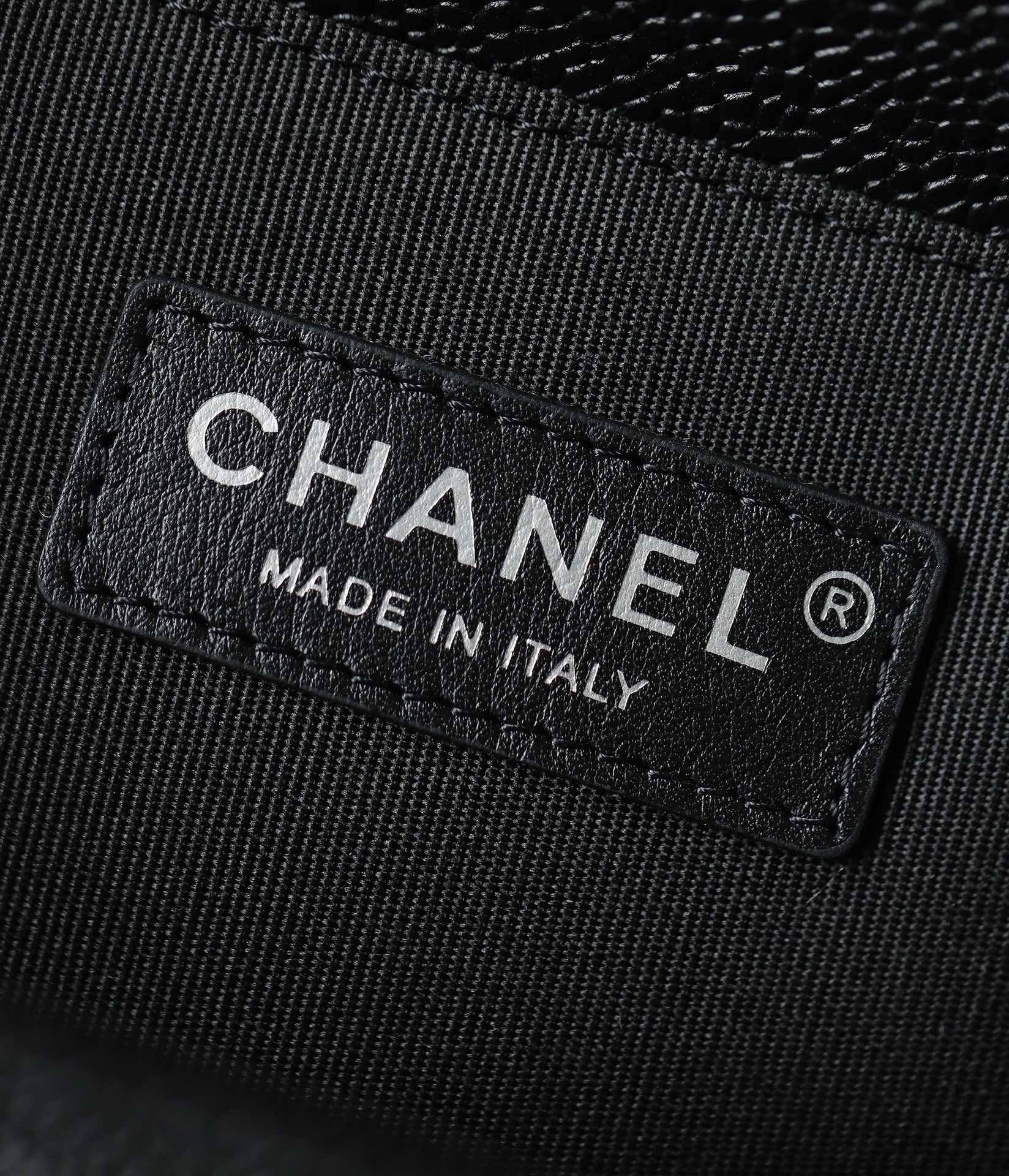 T&uacute;i x&aacute;ch Channel Le boy m&agrave;u đen d&acirc;y bạc 