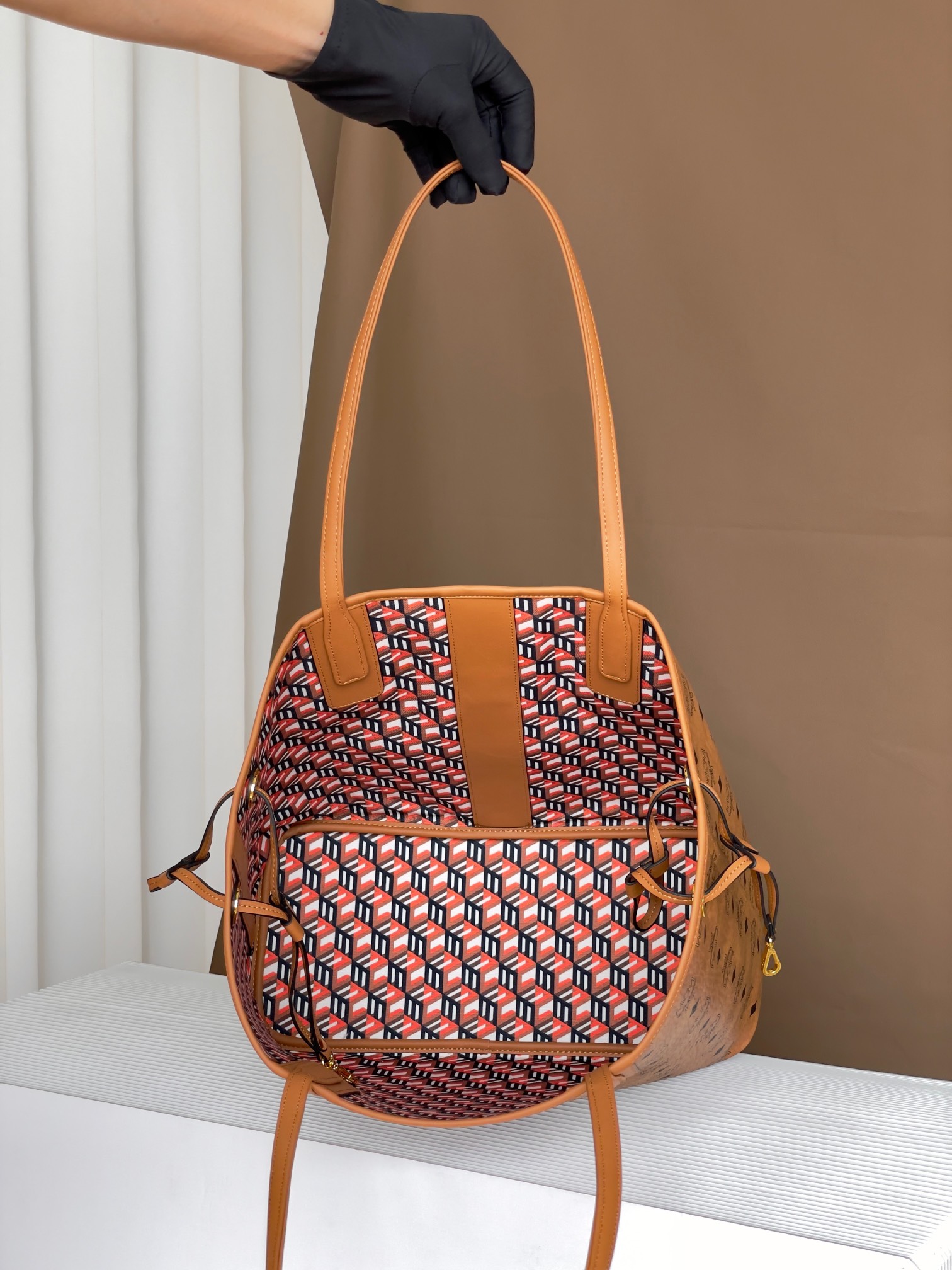 MCM LIZ VISETOS  1CO001 (BROWN)