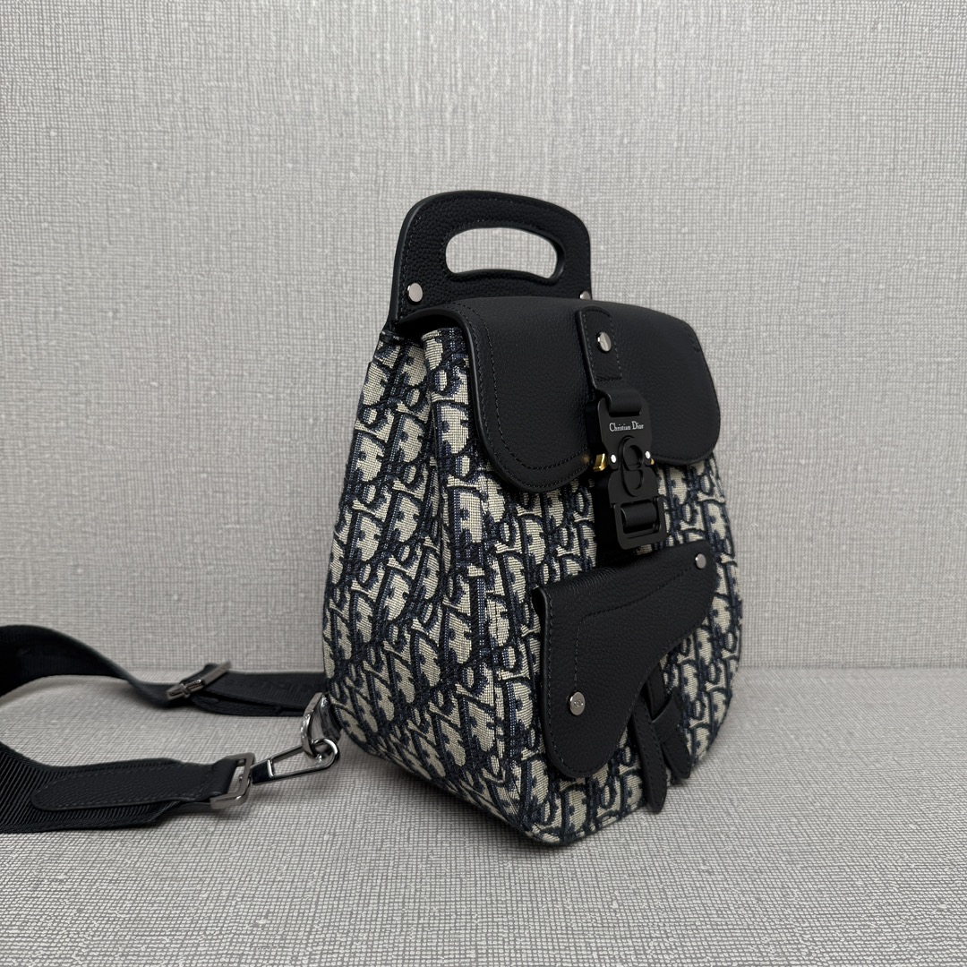 Túi đeo chéo Nam Dior Oblique 9224 màu trắng