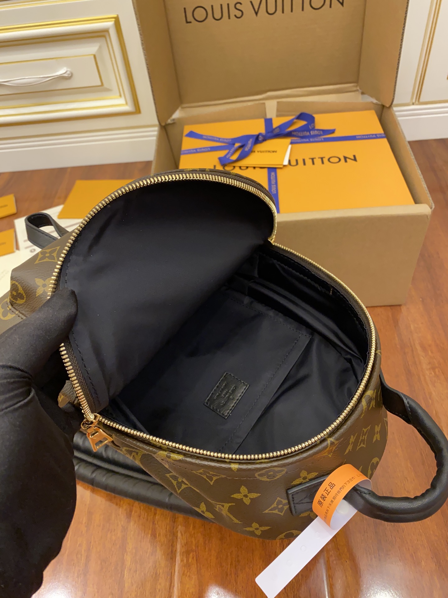 Balo LV Nữ Monogram Revesr  M44871