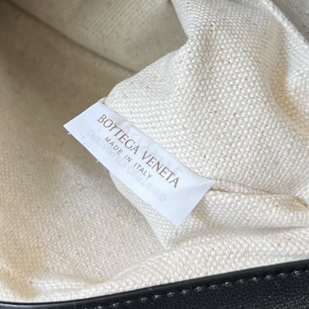 Túi xách nữ bottega veneta màu đen 755659