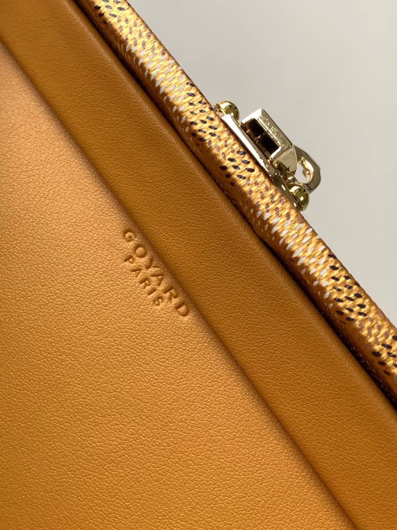  Goyard Minaudi&egrave;re 8210 (yellow)