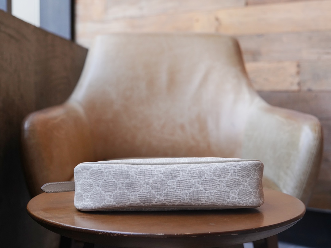 T&uacute;i X&aacute;ch Nữ Gucci Ophidia 735145 Logo Trắng