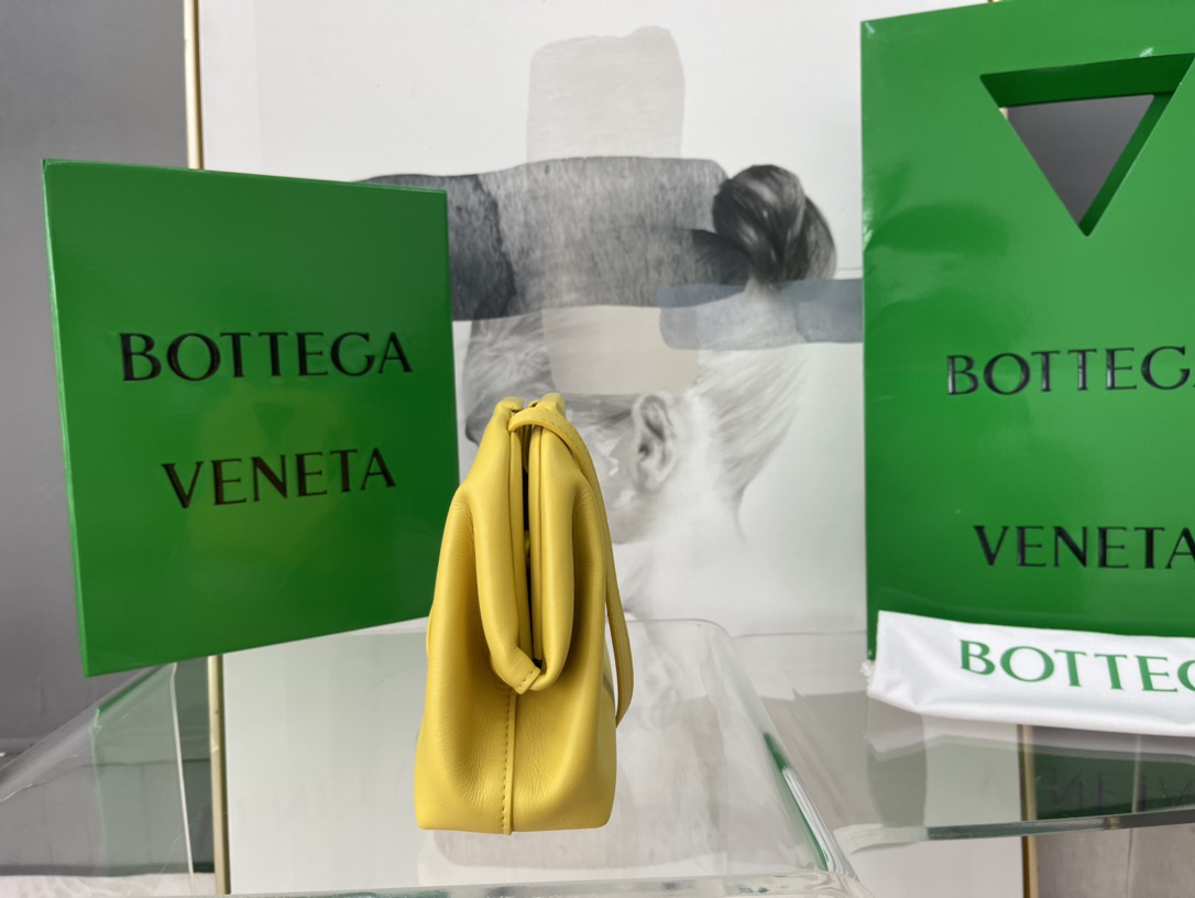 Bottega Veneta Poin Màu Vàng