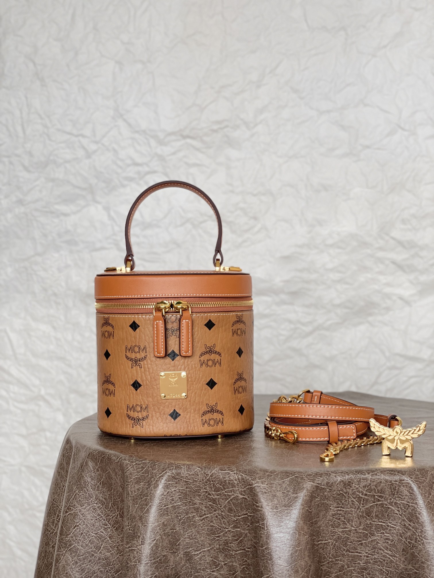 MCM LIZ VISETOS  1CO001 (BROWN)