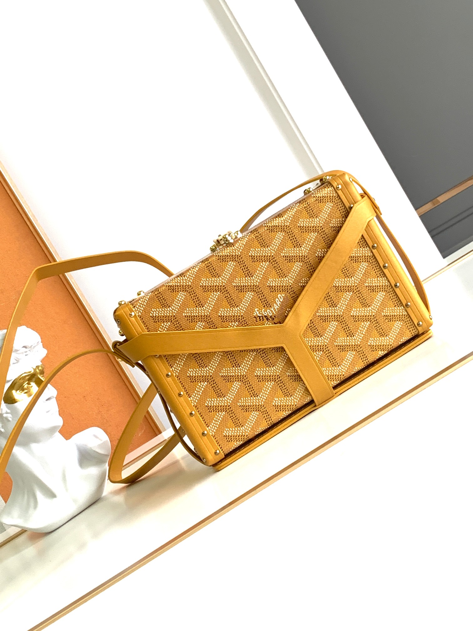Goyard Minaudière 8210 (yellow)