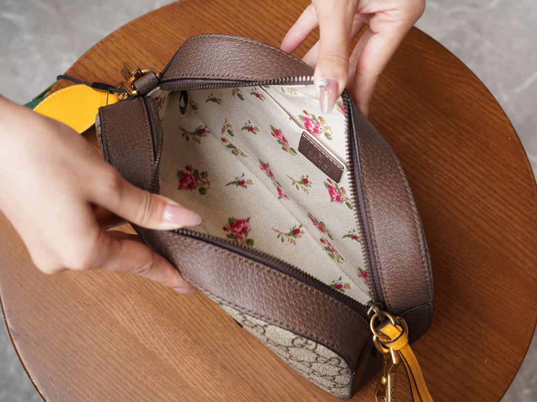 Túi xách Neo Vintage GG Supreme 476466