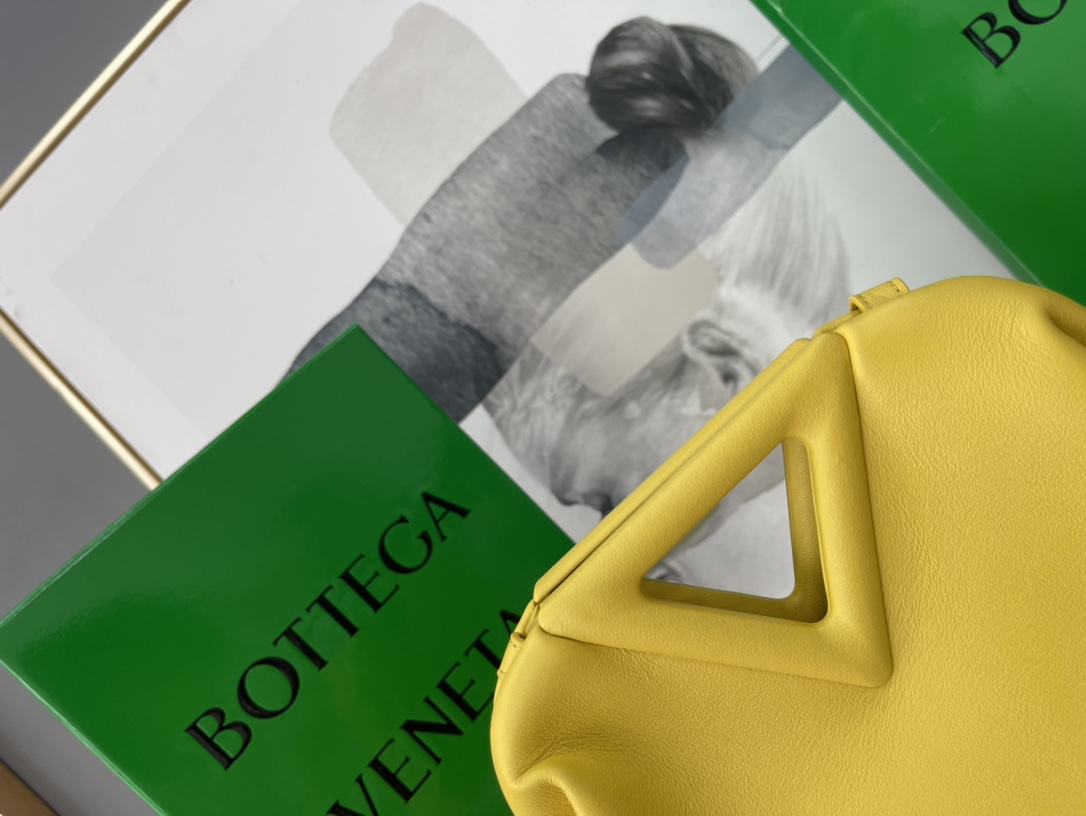 Bottega Veneta Poin Màu Vàng