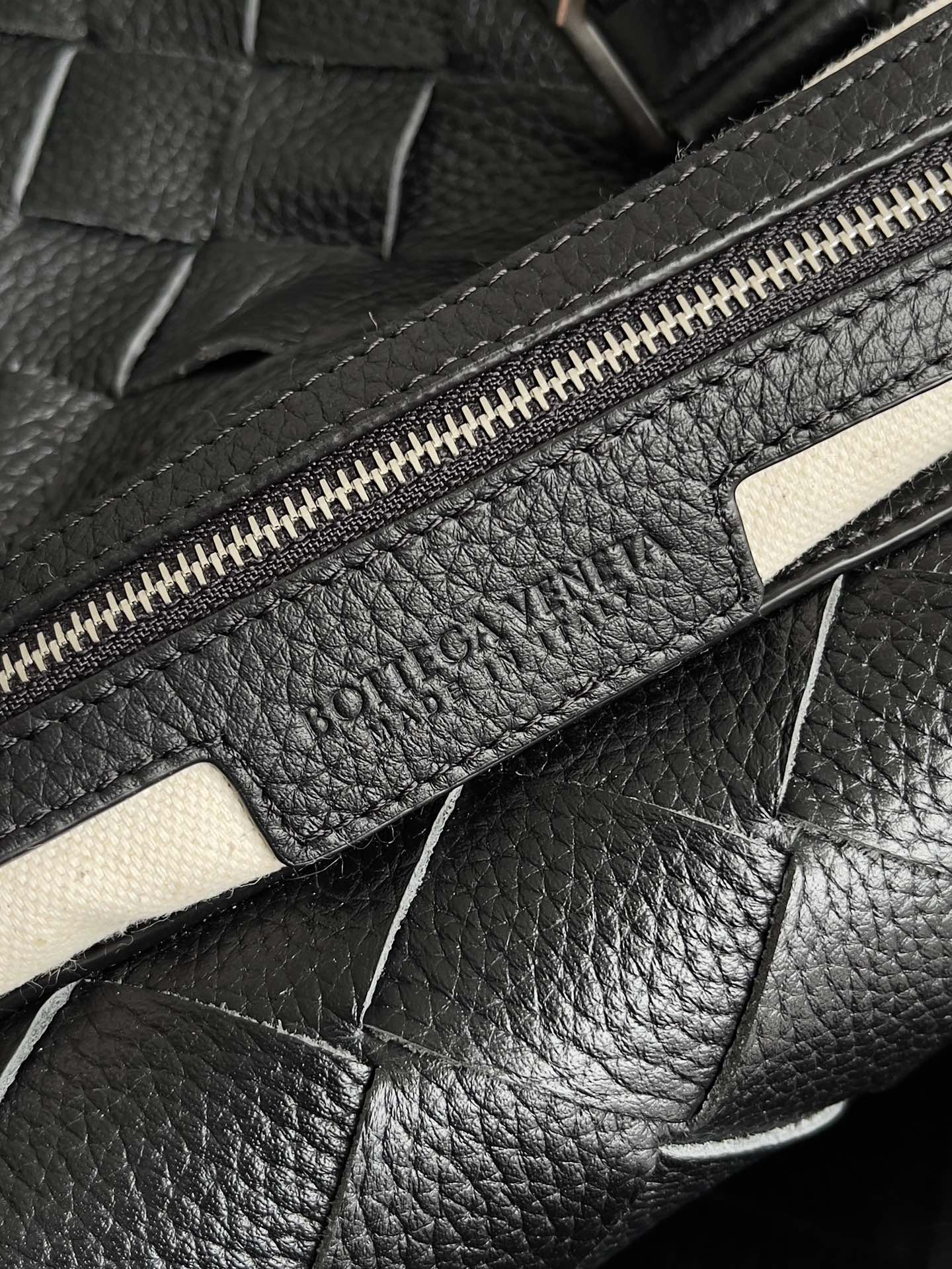 Túi xách nữ bottega veneta màu đen 795287