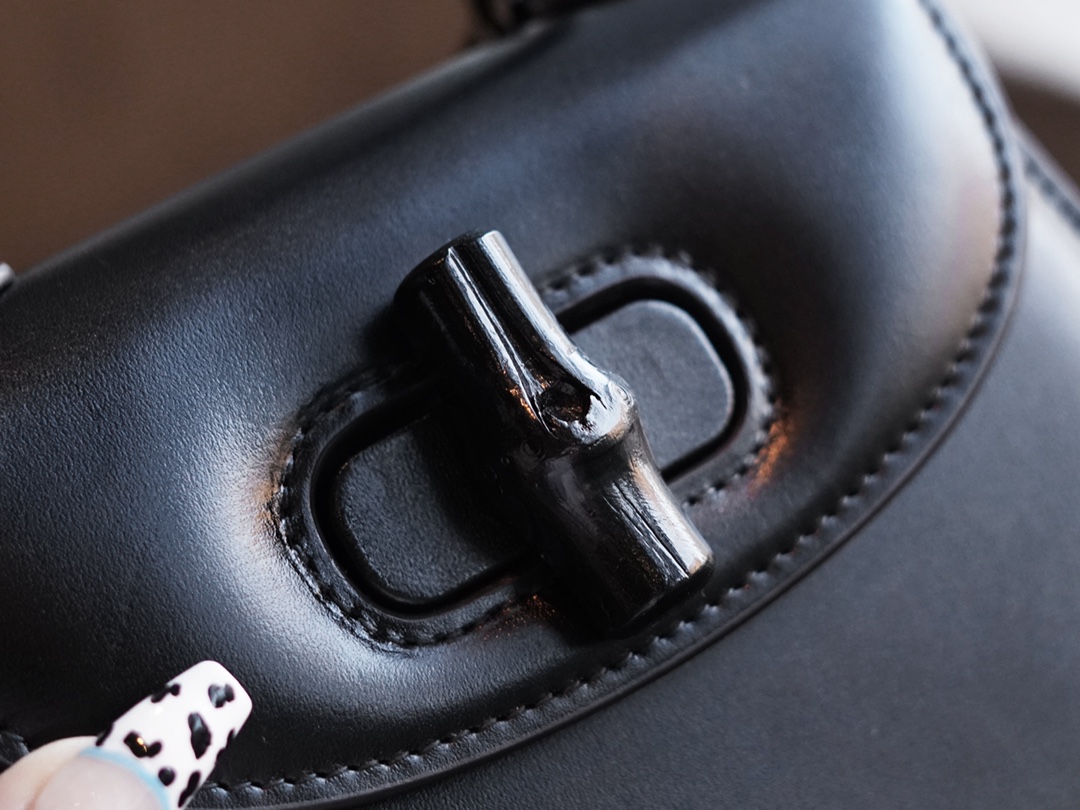 T&uacute;i X&aacute;ch Nữ Gucci Bamboo 1947 686864 M&agrave;u Đen 