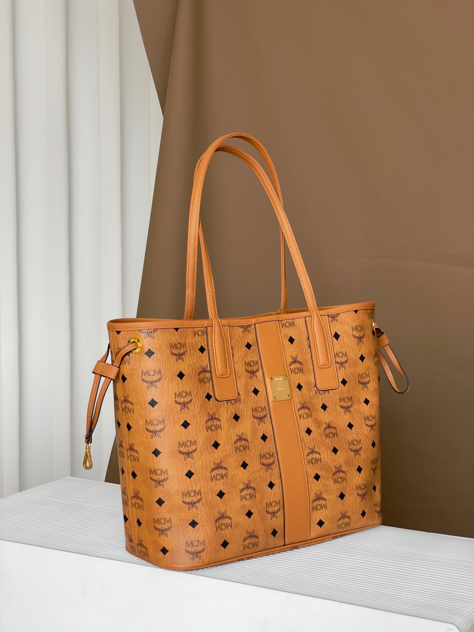 MCM LIZ VISETOS  1CO001 (BROWN)