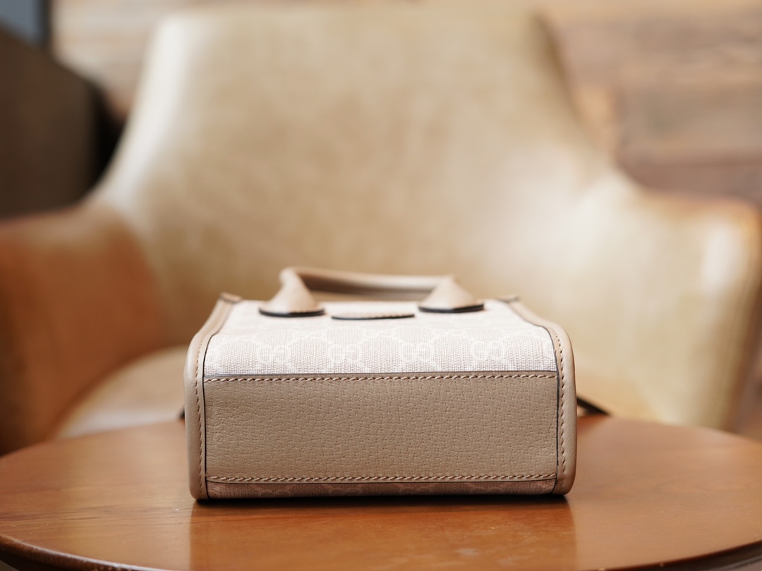 T&uacute;i X&aacute;ch Nam GG Retro 671623 M&agrave;u Trắng